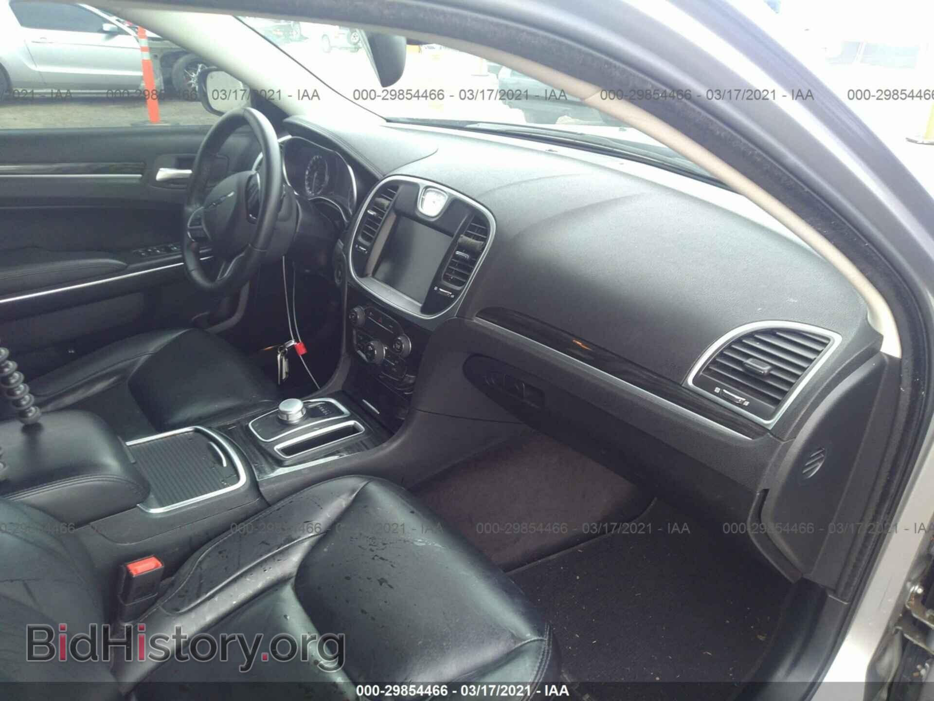 2016 CHRYSLER 300 - VIN: 2C3CCAAG8GH268536 - Фото 5