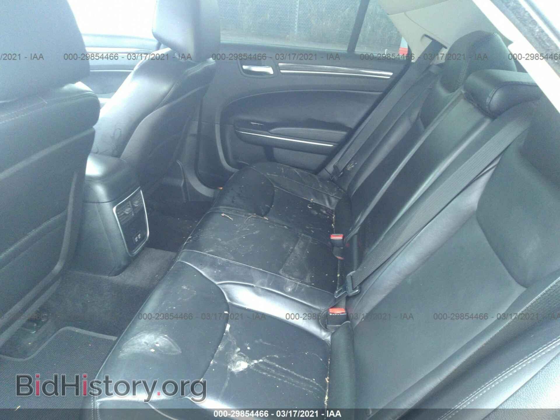 2016 CHRYSLER 300 - VIN: 2C3CCAAG8GH268536 - Фото 8