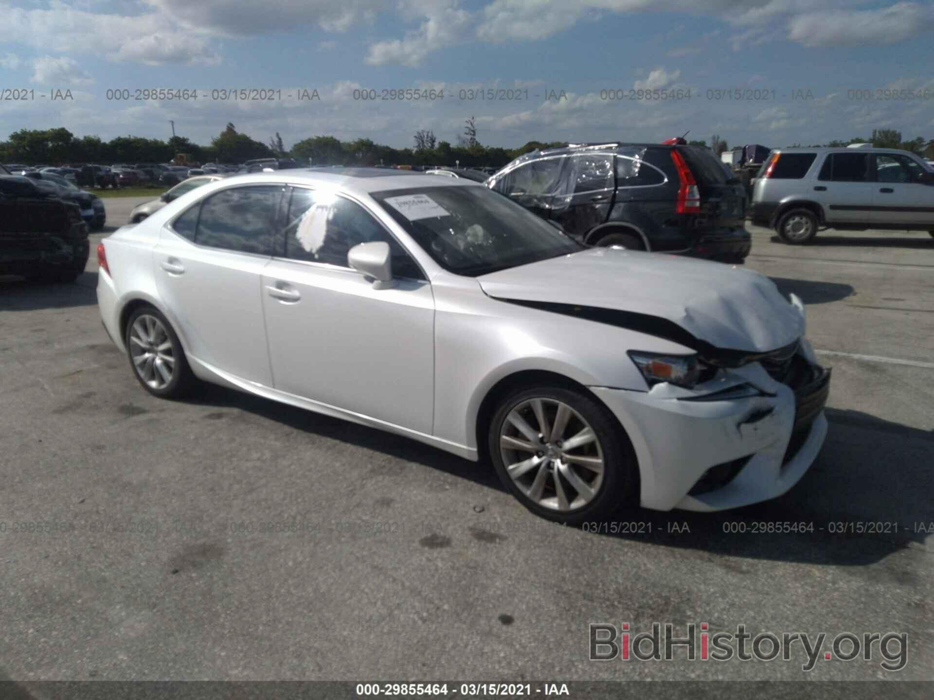 Photo JTHBA1D25G5020845 - LEXUS IS 200T 2016