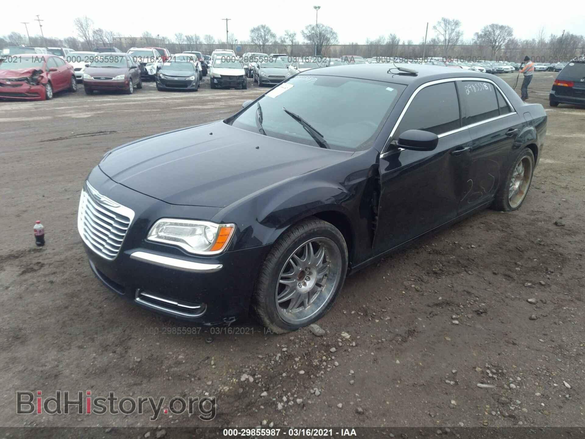 2012 CHRYSLER 300 - VIN: 2C3CCAAG4CH313076 - Фото 2