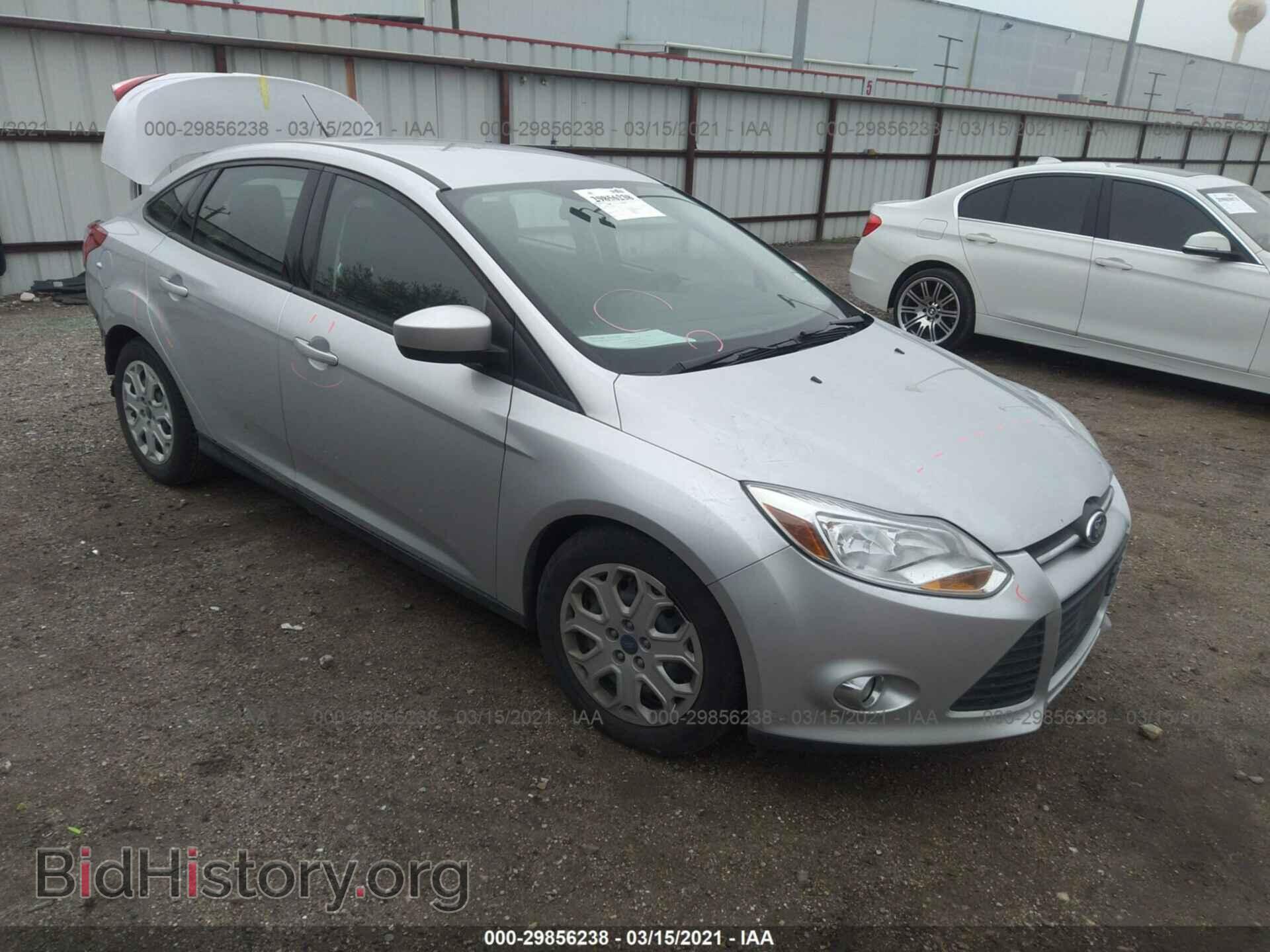 Photo 1FAHP3F23CL256828 - FORD FOCUS 2012