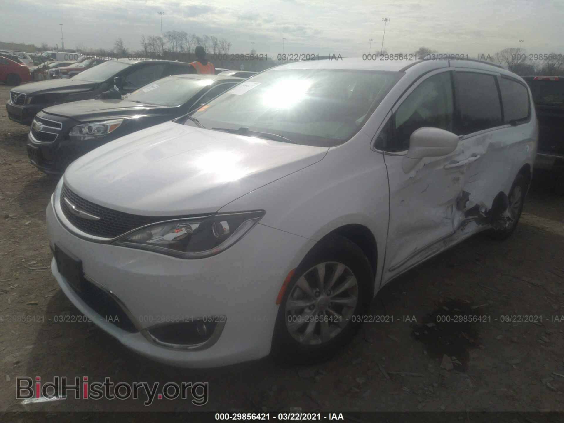 2019 CHRYSLER PACIFICA - VIN: 2C4RC1BGXKR626842 - Фото 2