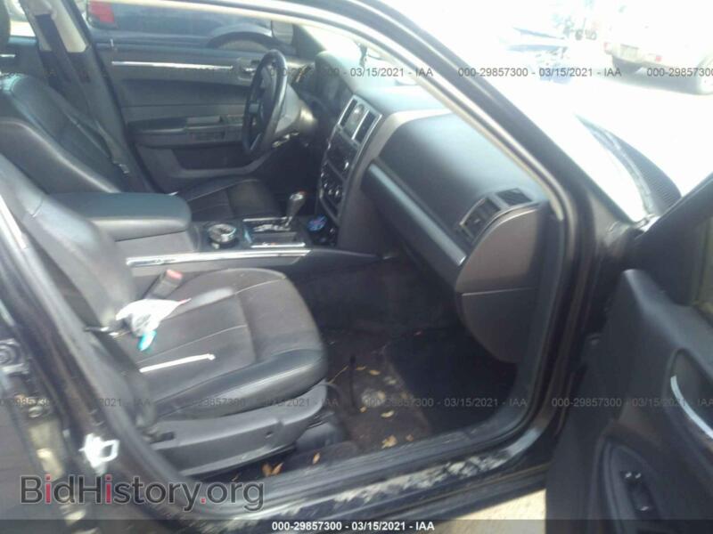2010 Chrysler 300 (VIN 2C3CA5CV3AH250106) — фото 5 из 10