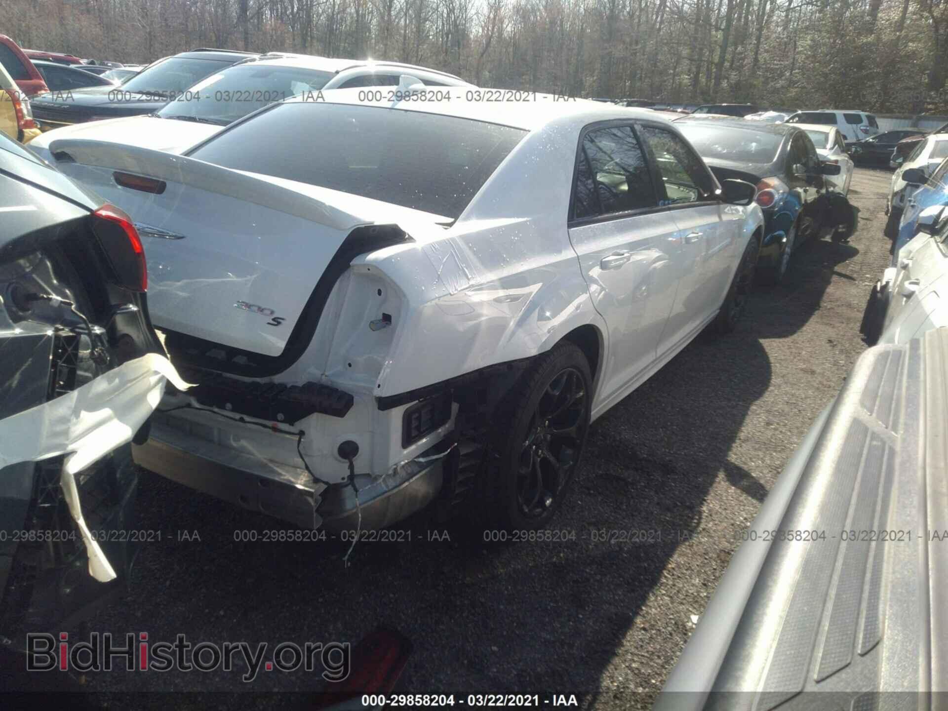 2019 CHRYSLER 300 - VIN: 2C3CCABG2KH580519 - Фото 4