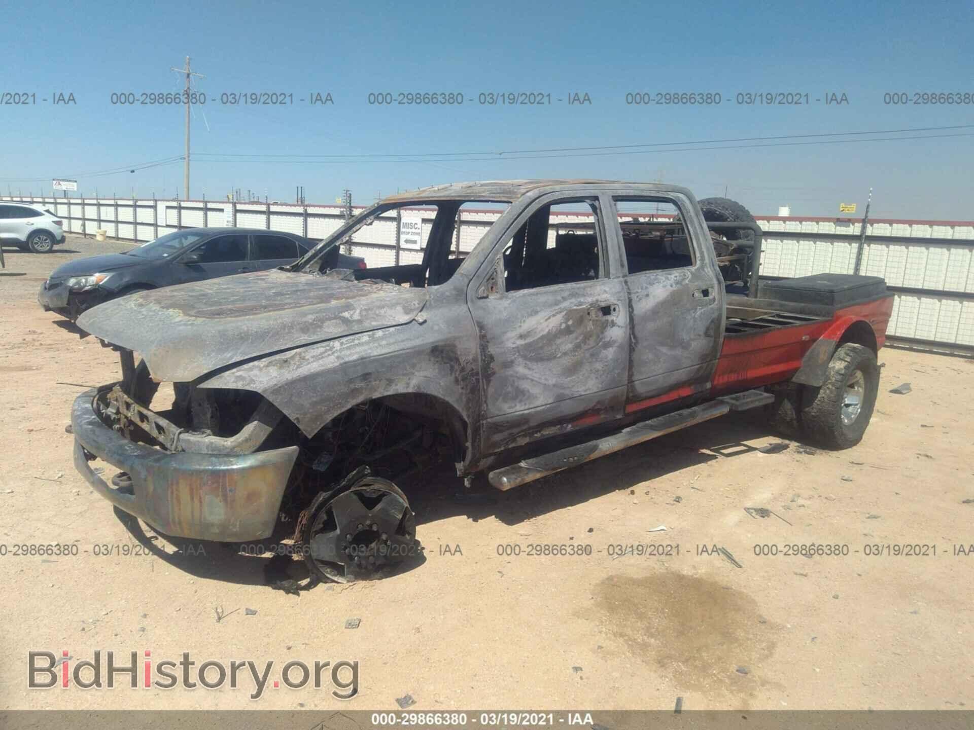 2012 RAM 3500 - VIN: 3C63DRGL1CG103621 - Photo 2