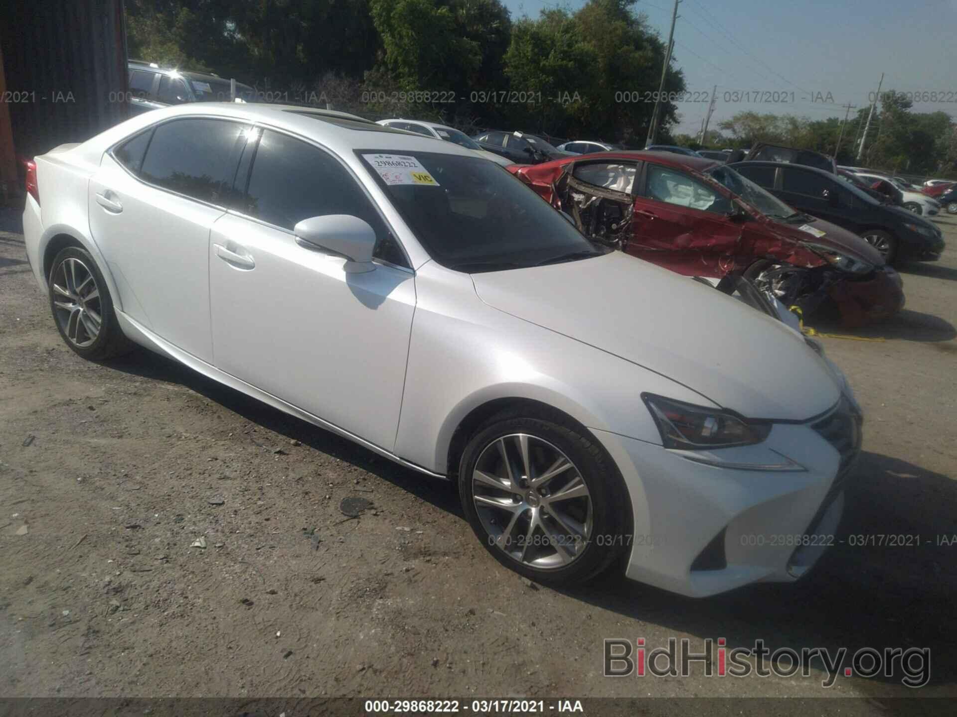 Photo JTHBA1D22J5075373 - LEXUS IS 2018