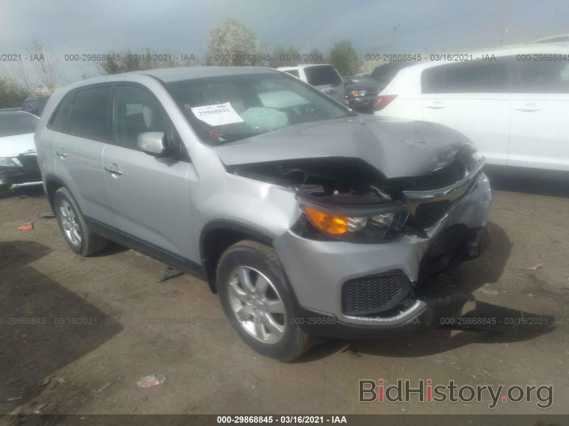 Photo 5XYKT3A17DG409475 - KIA SORENTO 2013