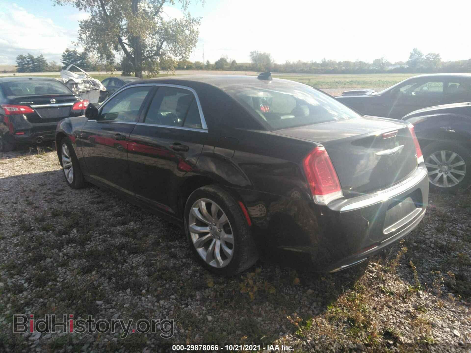 2016 CHRYSLER 300 - VIN: 2C3CCAAG8GH328931 - Фото 3