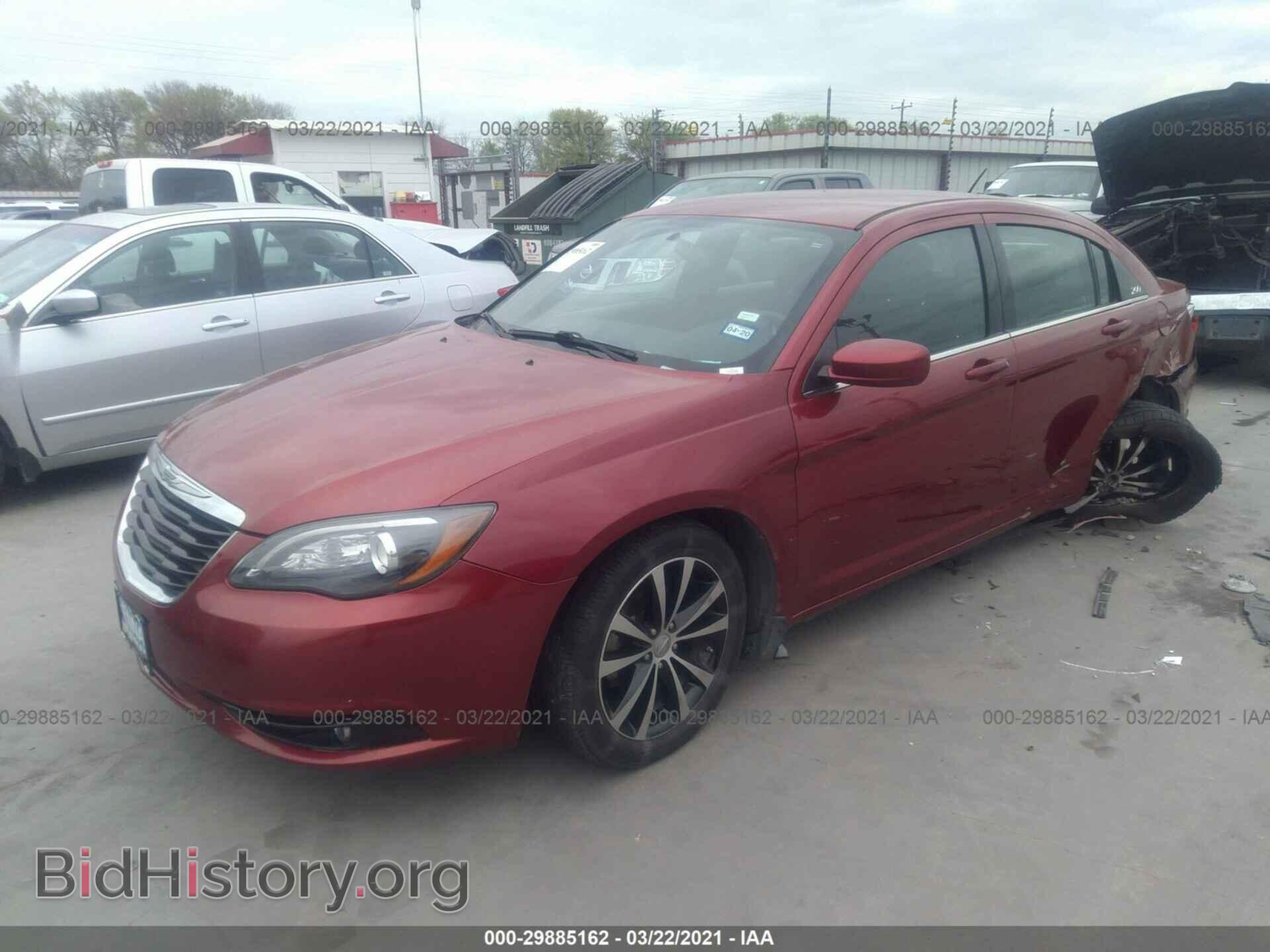 2013 CHRYSLER 200 - VIN: 1C3CCBBG5DN712205 - Фото 2