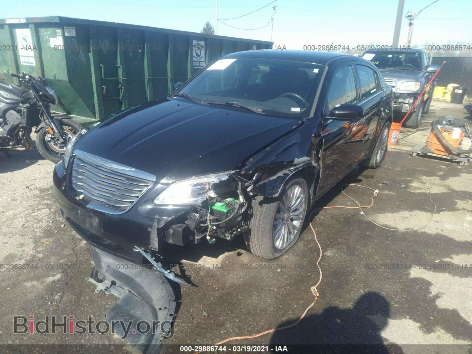 2012 CHRYSLER 200 - VIN: 1C3CCBAB3CN155279 - Photo 2