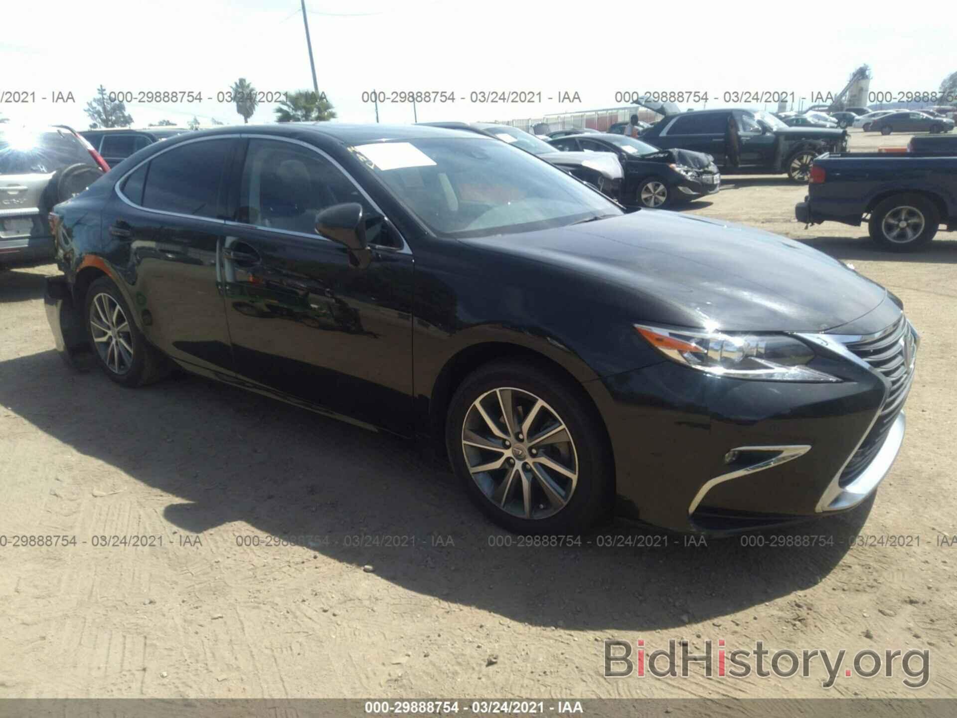 Photo JTHBW1GG4J2193953 - LEXUS ES 2018