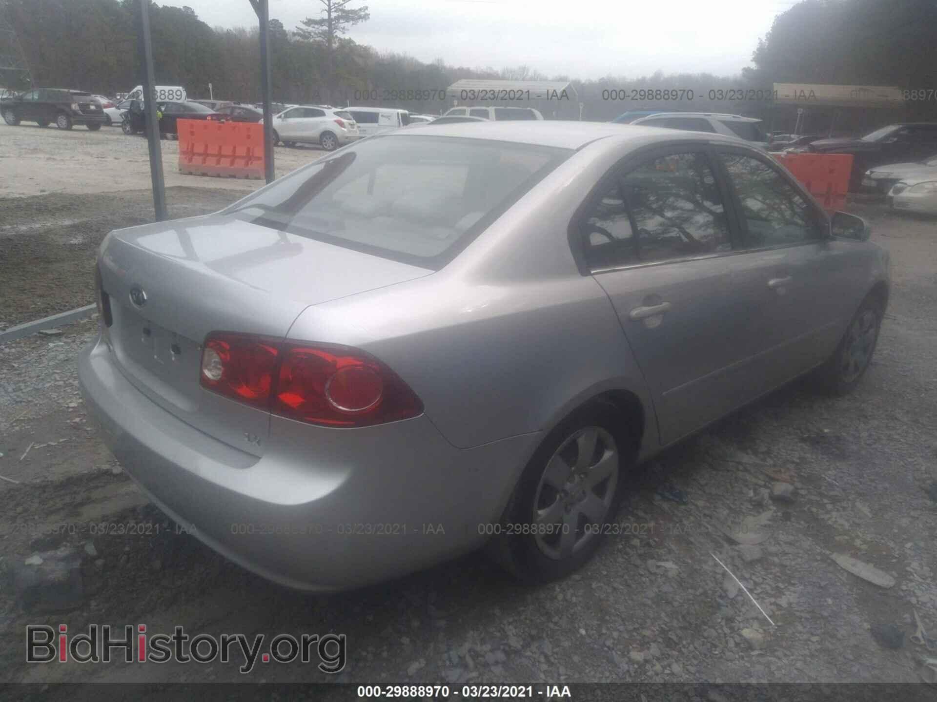 2007 KIA OPTIMA - VIN: KNAGE123375124142 - Фото 4
