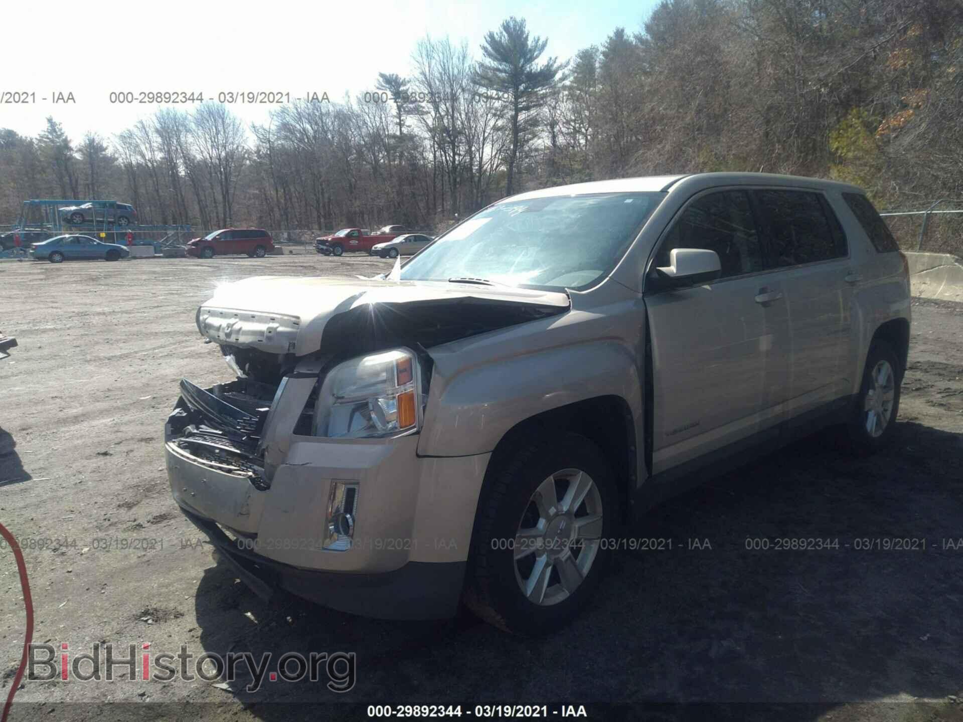 2011 GMC TERRAIN - VIN: 2CTALMEC9B6379746 - Photo 2