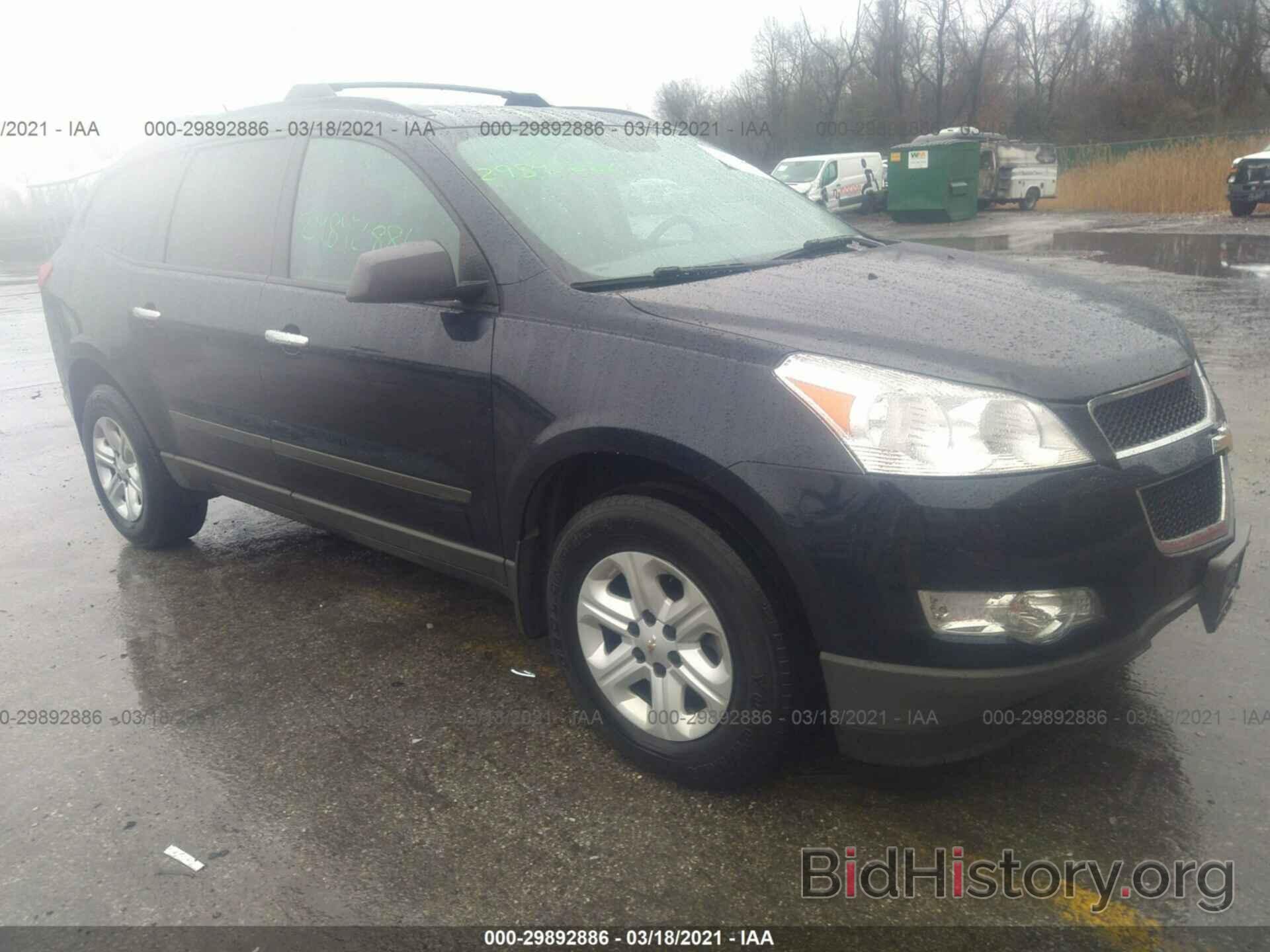 Photo 1GNKRFED0CJ340610 - CHEVROLET TRAVERSE 2012