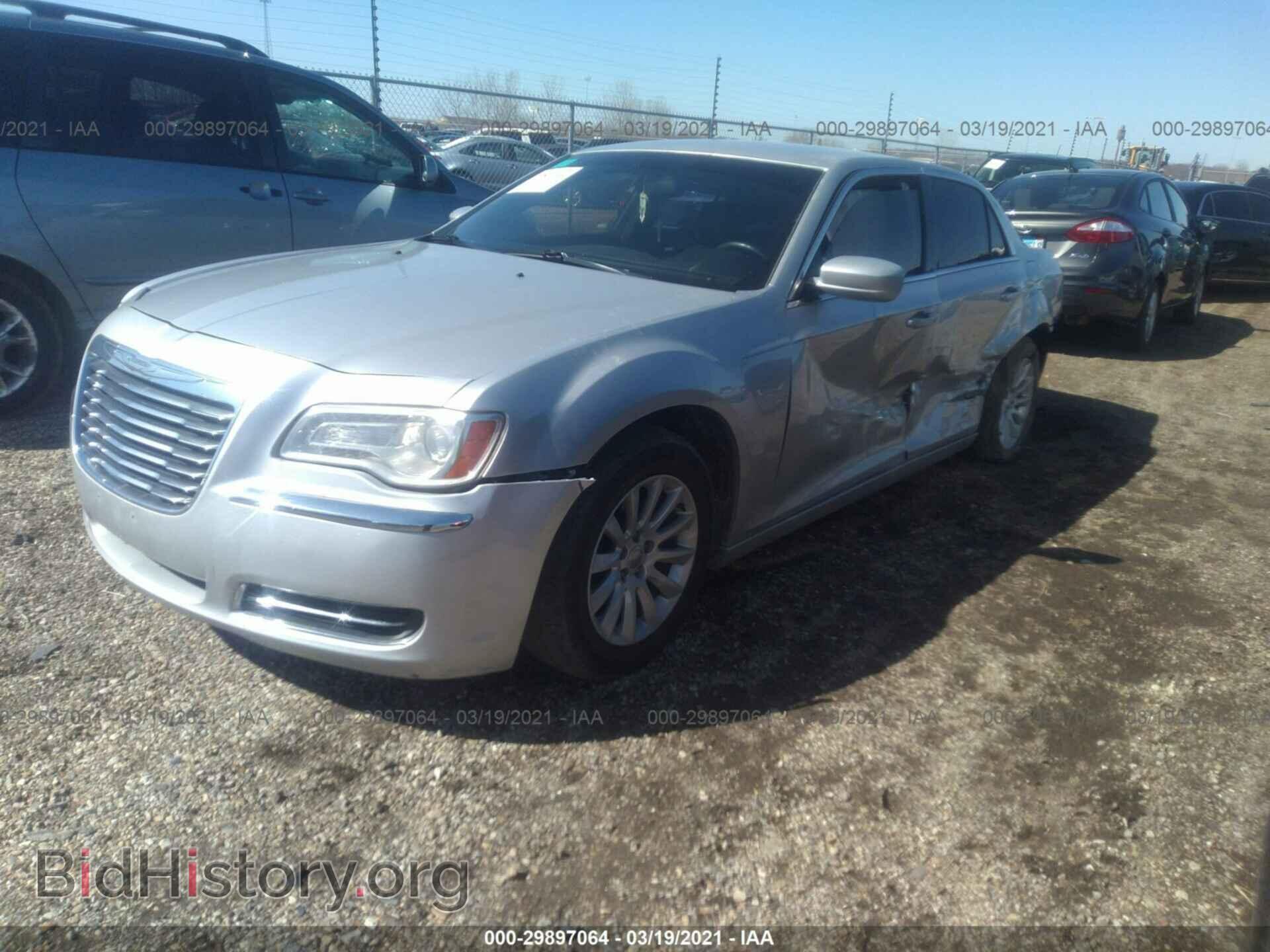 2012 CHRYSLER 300 - VIN: 2C3CCAAG3CH104671 - Photo 2