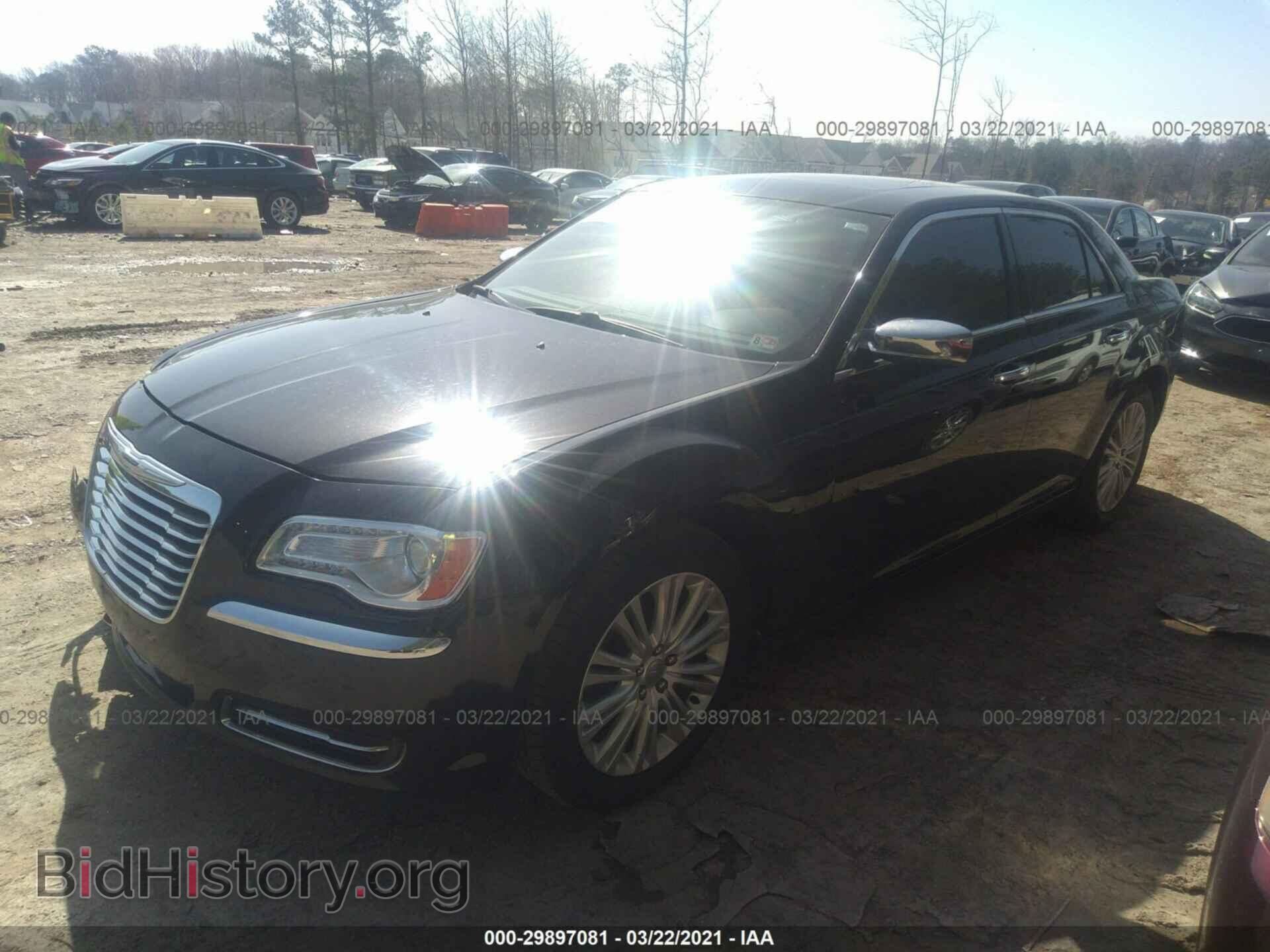 2014 CHRYSLER 300 - VIN: 2C3CCARG7EH374168 - Фото 2