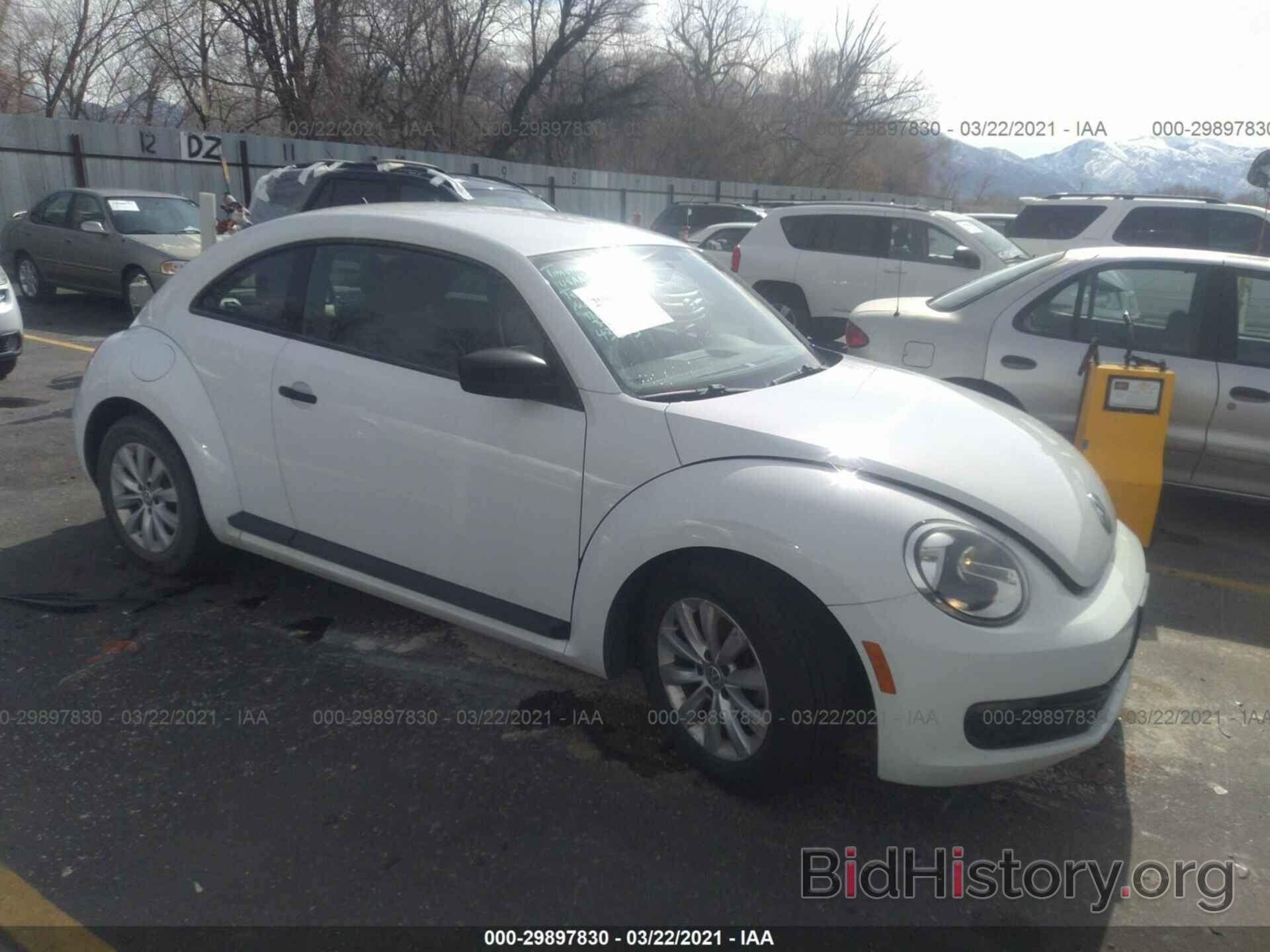 Photo 3VWF17AT4FM644029 - VOLKSWAGEN BEETLE COUPE 2015