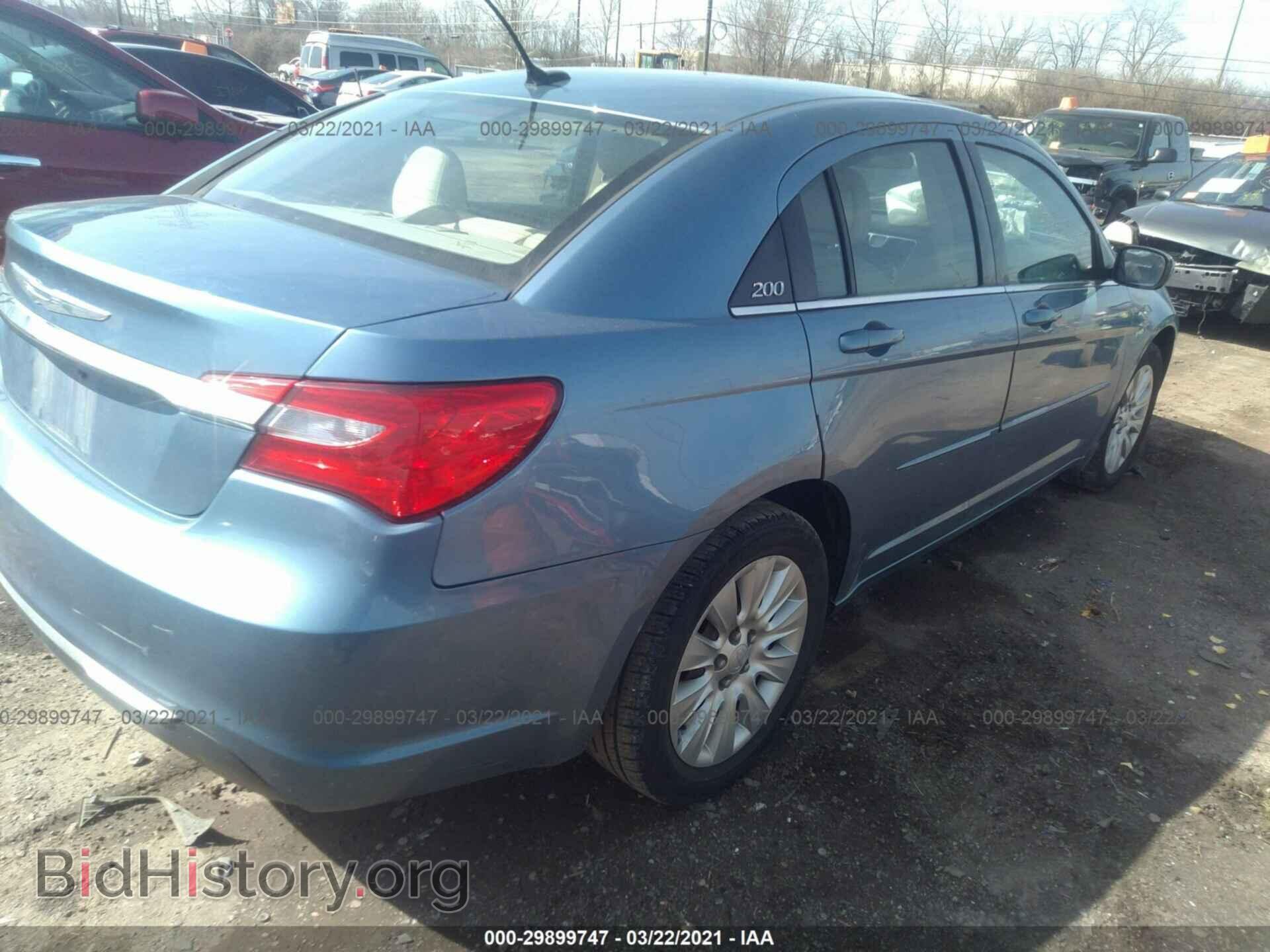 2011 CHRYSLER 200 - VIN: 1C3BC4FB2BN560032 - Photo 4