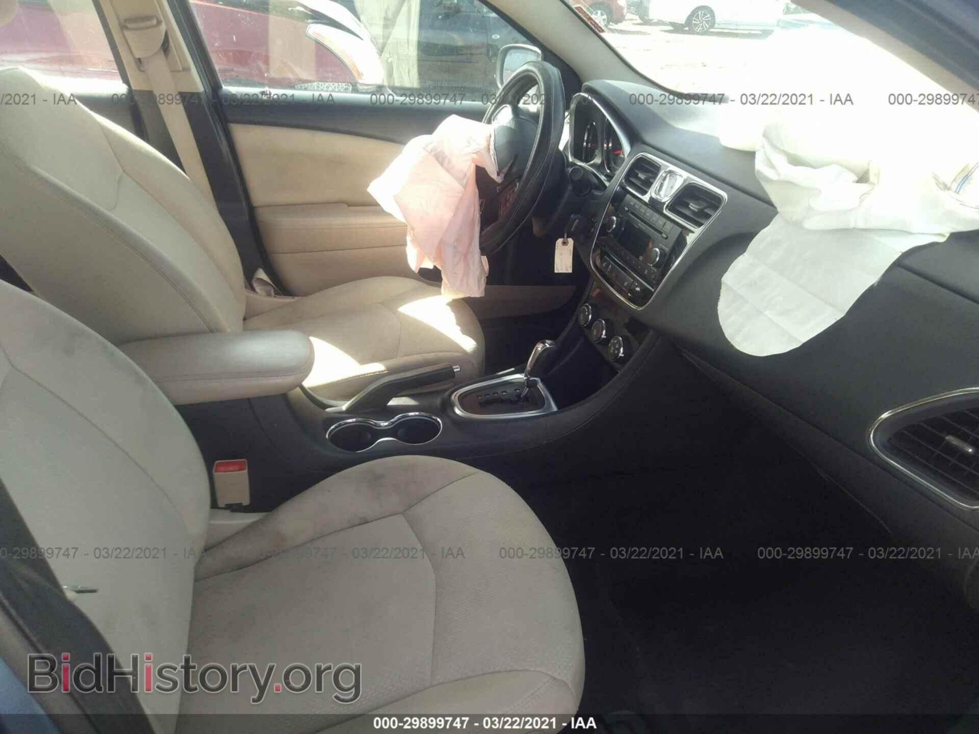 2011 CHRYSLER 200 - VIN: 1C3BC4FB2BN560032 - Photo 5