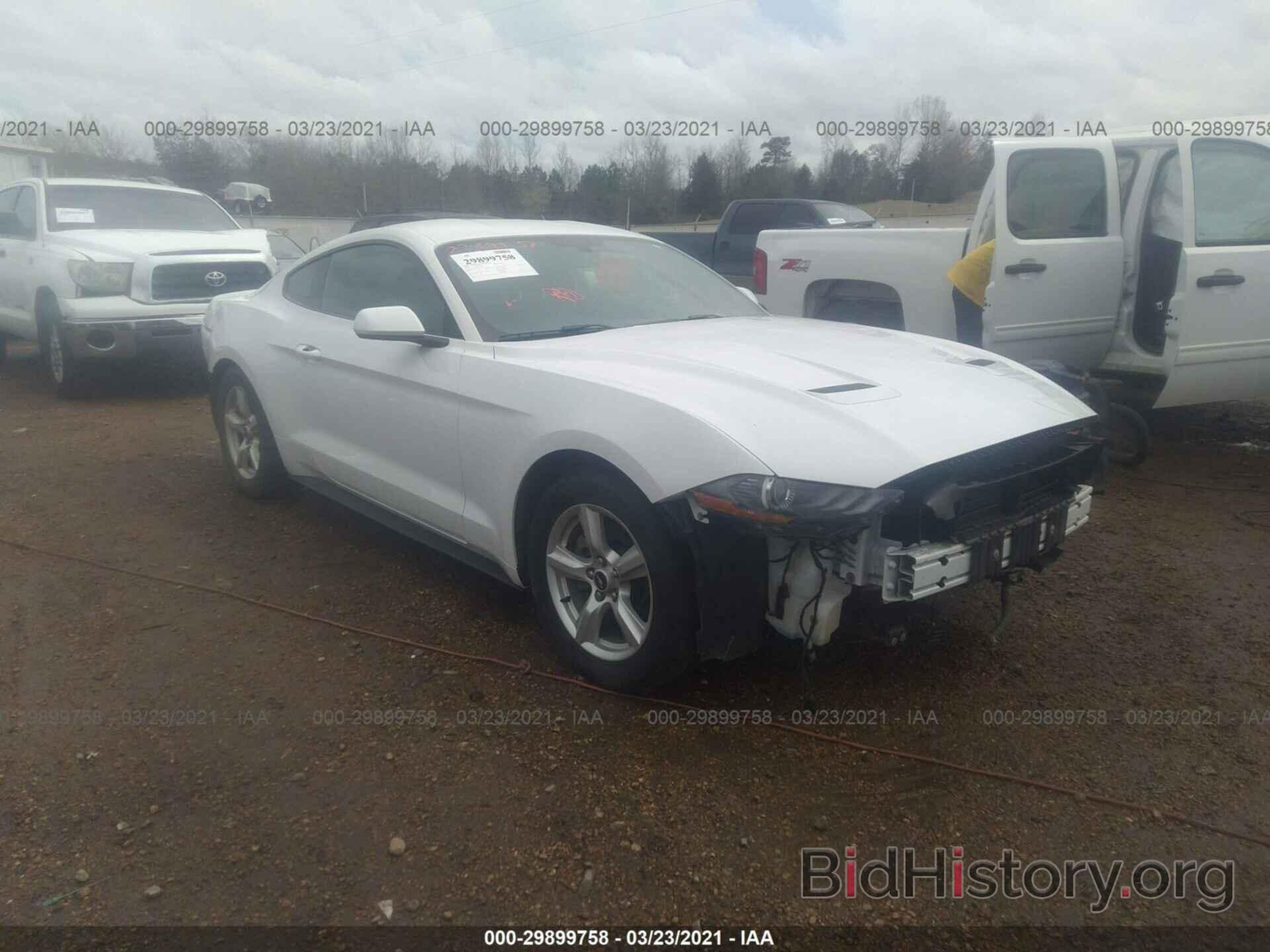 Photo 1FA6P8TH6J5106985 - FORD MUSTANG 2018