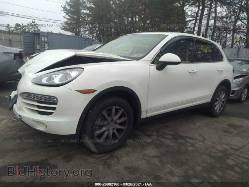 2011 Porsche CAYENNE (VIN WP1AA2A23BLA05061) — photo 2 of 11