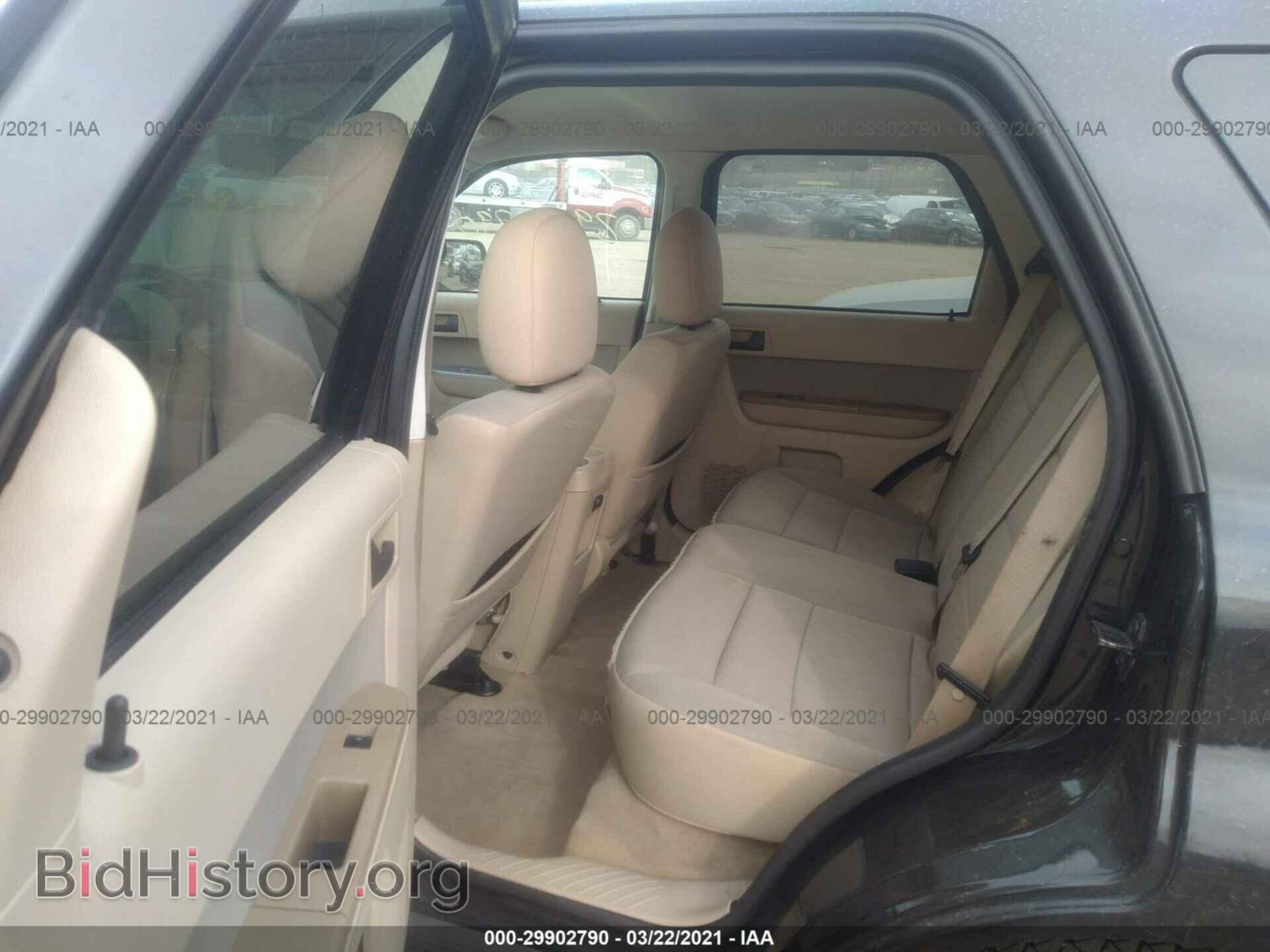 2011 FORD ESCAPE - VIN: 1FMCU9D71BKA22024 - Photo 8