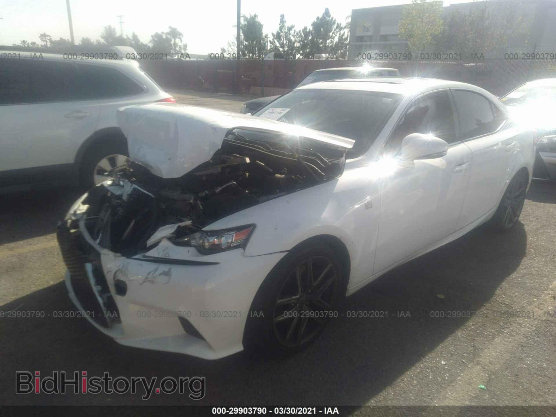 2016 LEXUS IS 200T - VIN: JTHBA1D24G5032114 - Фото 2