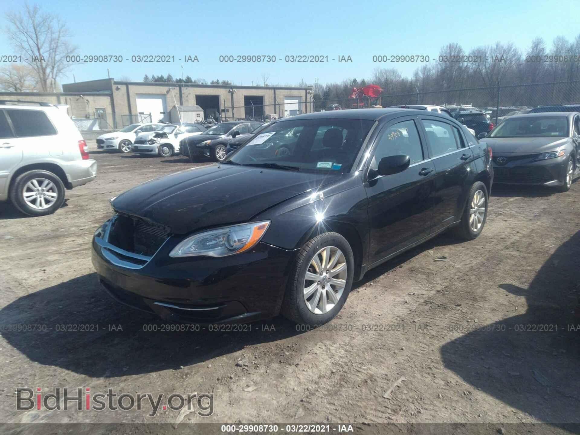 2014 CHRYSLER 200 - VIN: 1C3CCBBG1EN106756 - Фото 2