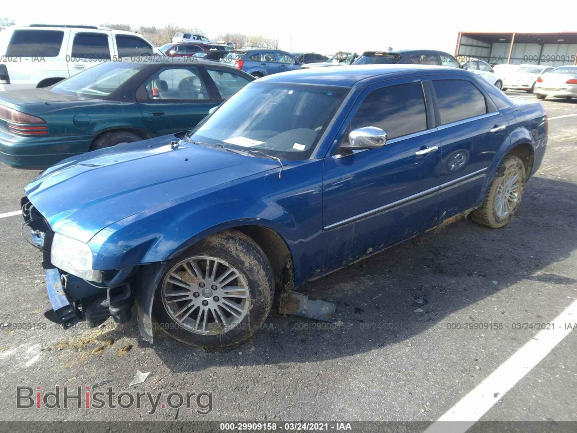 2010 CHRYSLER 300 - VIN: 2C3CA4CD6AH135596 - Фото 2