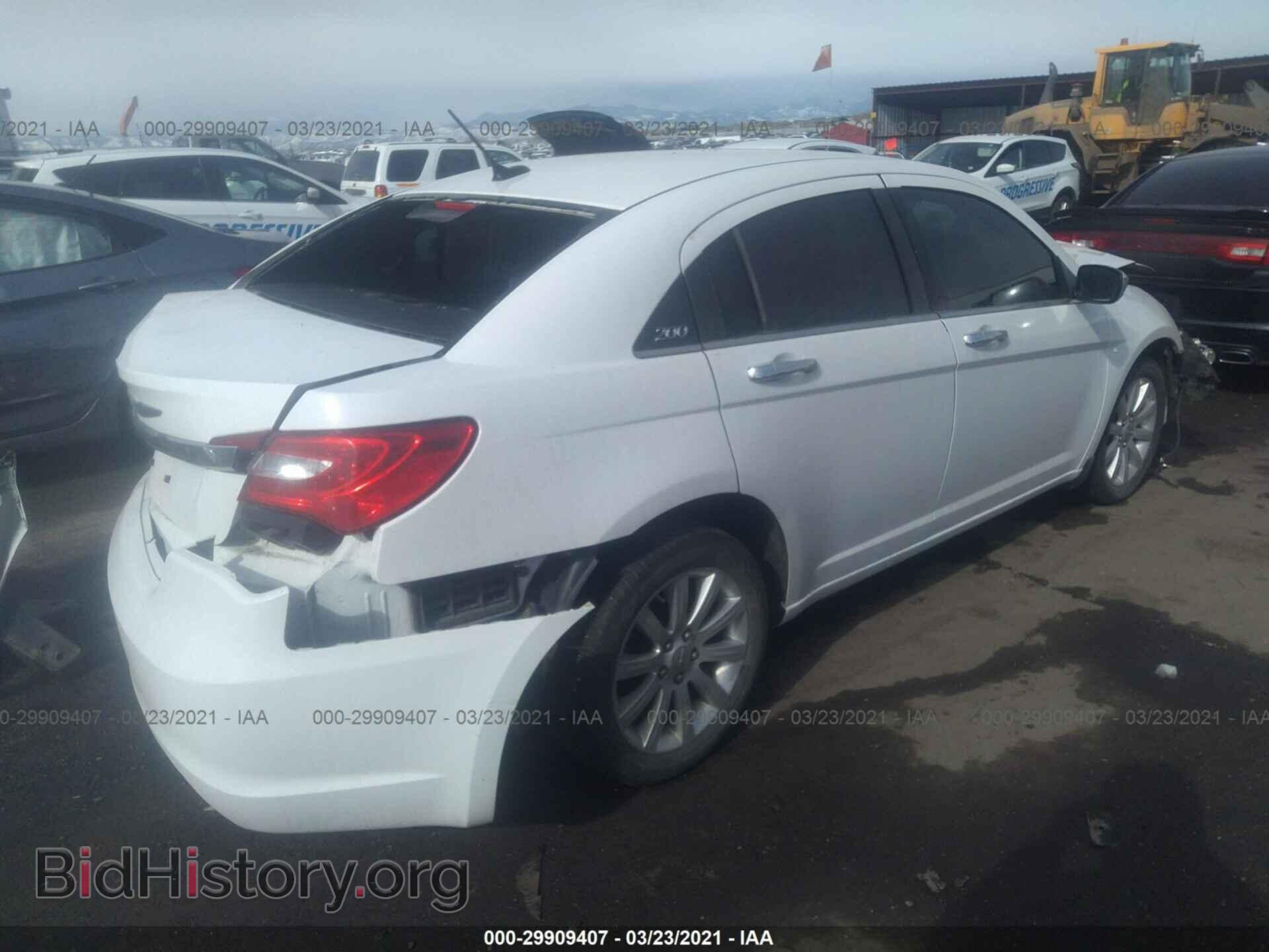 2013 CHRYSLER 200 - VIN: 1C3CCBCG7DN527555 - Photo 4