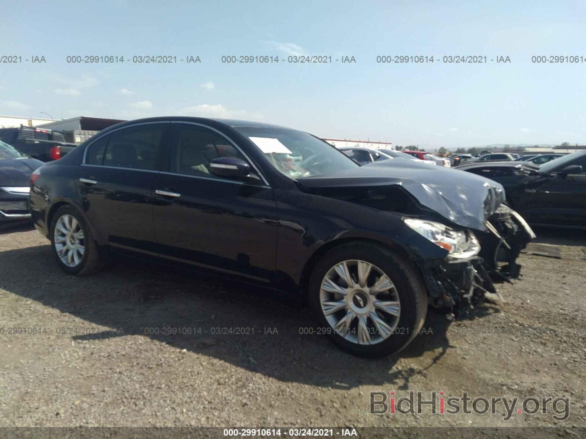 Photo KMHGC4DE3BU128940 - HYUNDAI GENESIS 2011