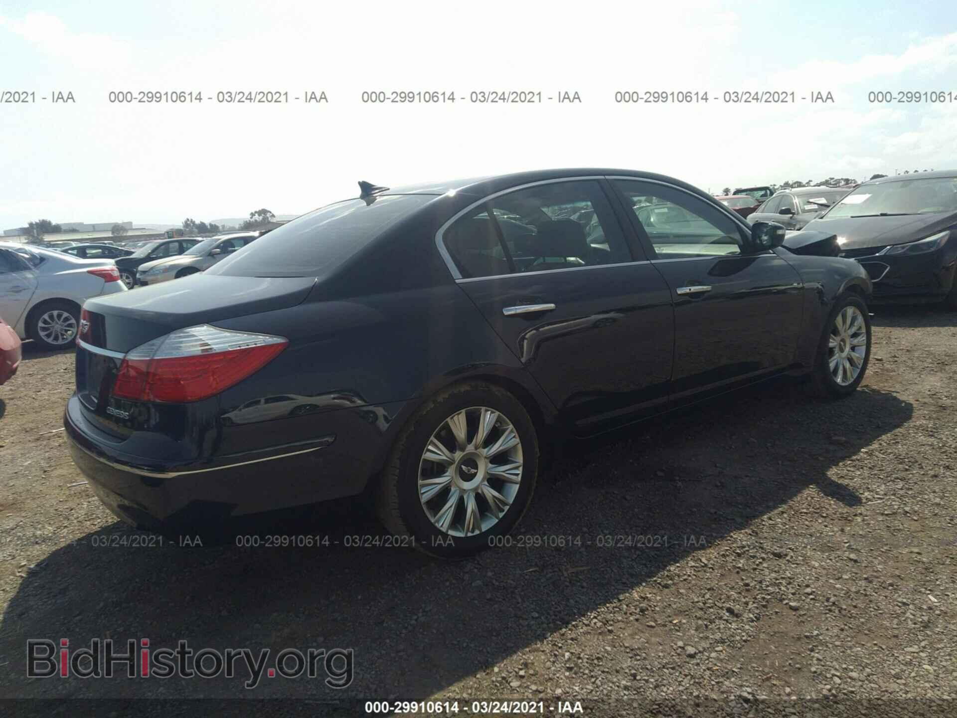 2011 HYUNDAI GENESIS - VIN: KMHGC4DE3BU128940 - Фото 4