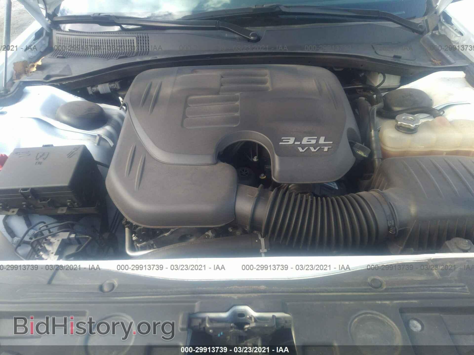 2018 CHRYSLER 300 - VIN: 2C3CCABG5JH274686 - Фото 10