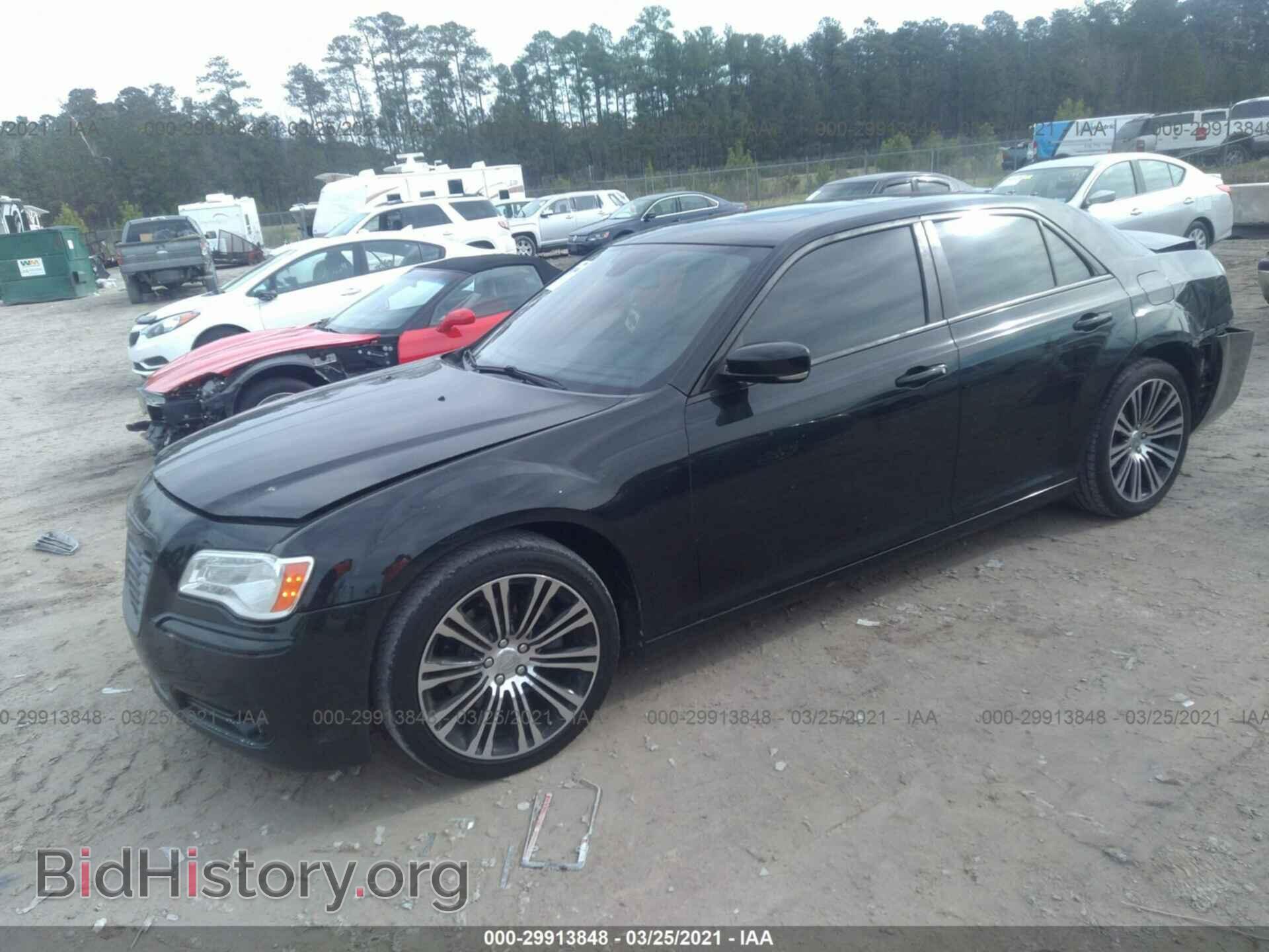 2012 CHRYSLER 300 - VIN: 2C3CCADT7CH136581 - Photo 2