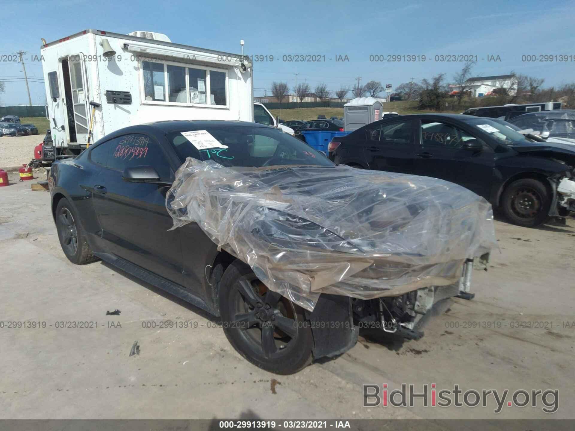 Photo 1FA6P8AM5H5246889 - FORD MUSTANG 2017