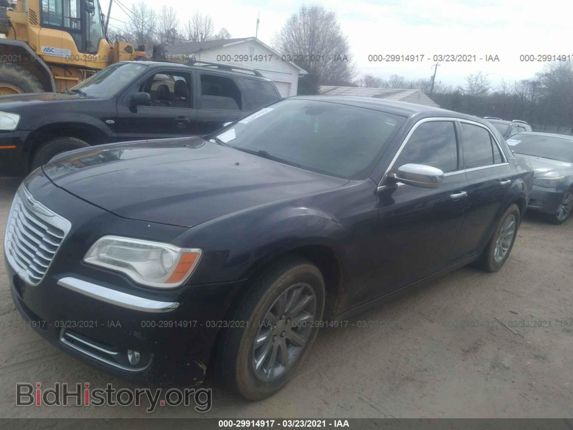 2011 CHRYSLER 300 - VIN: 2C3CA5CG0BH537082 - Фото 2