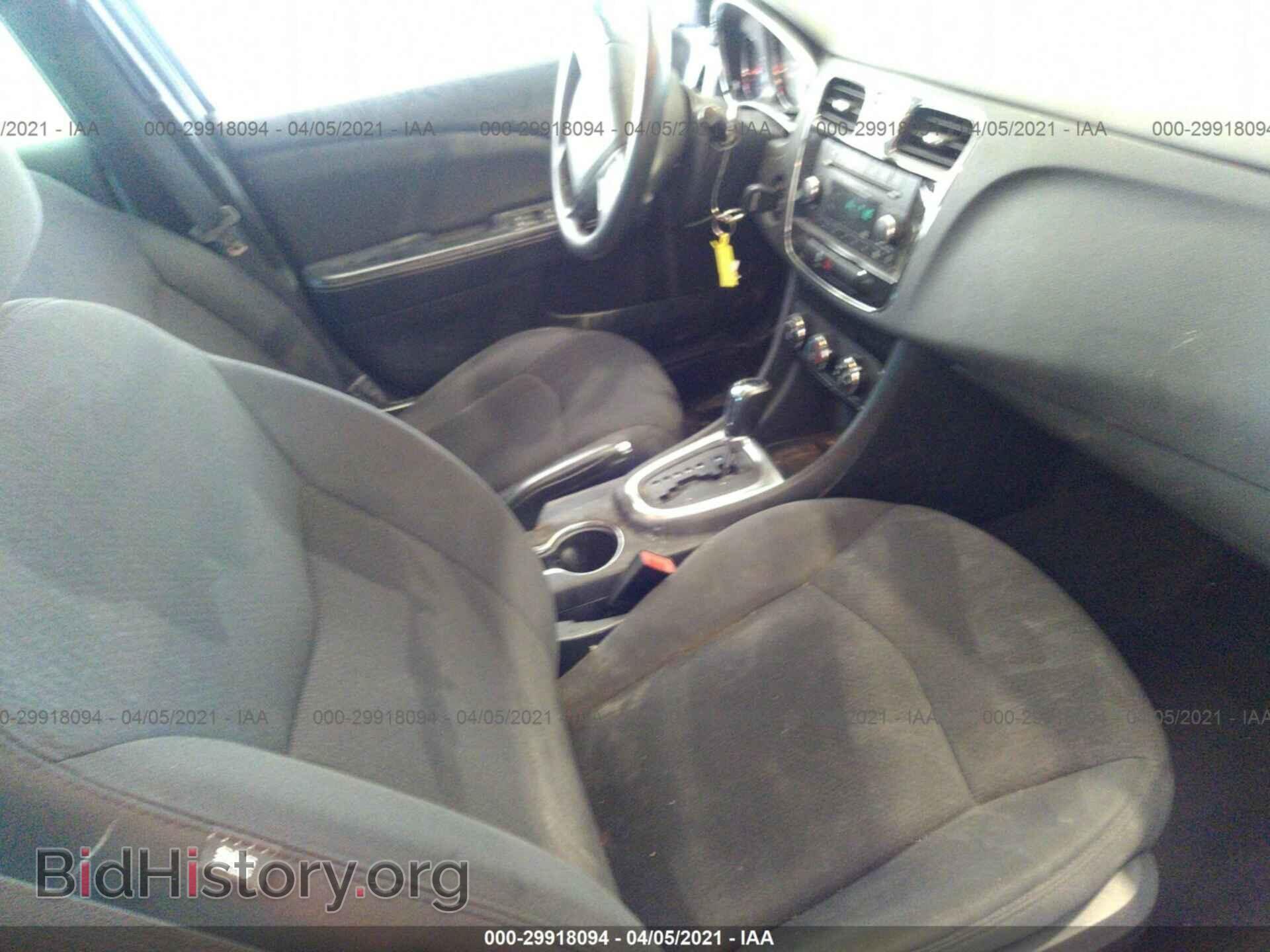 2012 CHRYSLER 200 - VIN: 1C3CCBAB3CN282100 - Фото 5