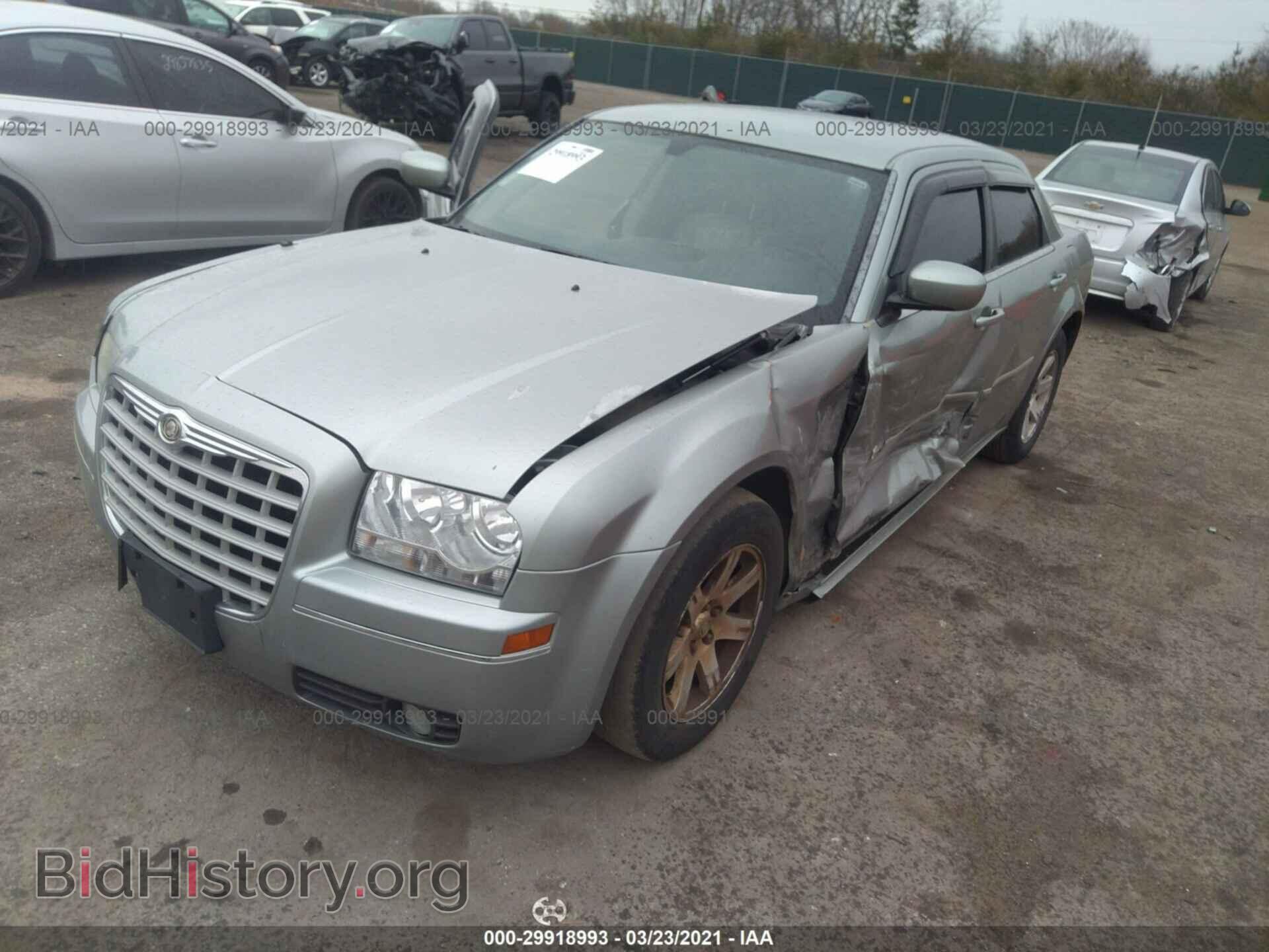 2006 CHRYSLER 300 - VIN: 2C3KA53G46H257277 - Photo 2