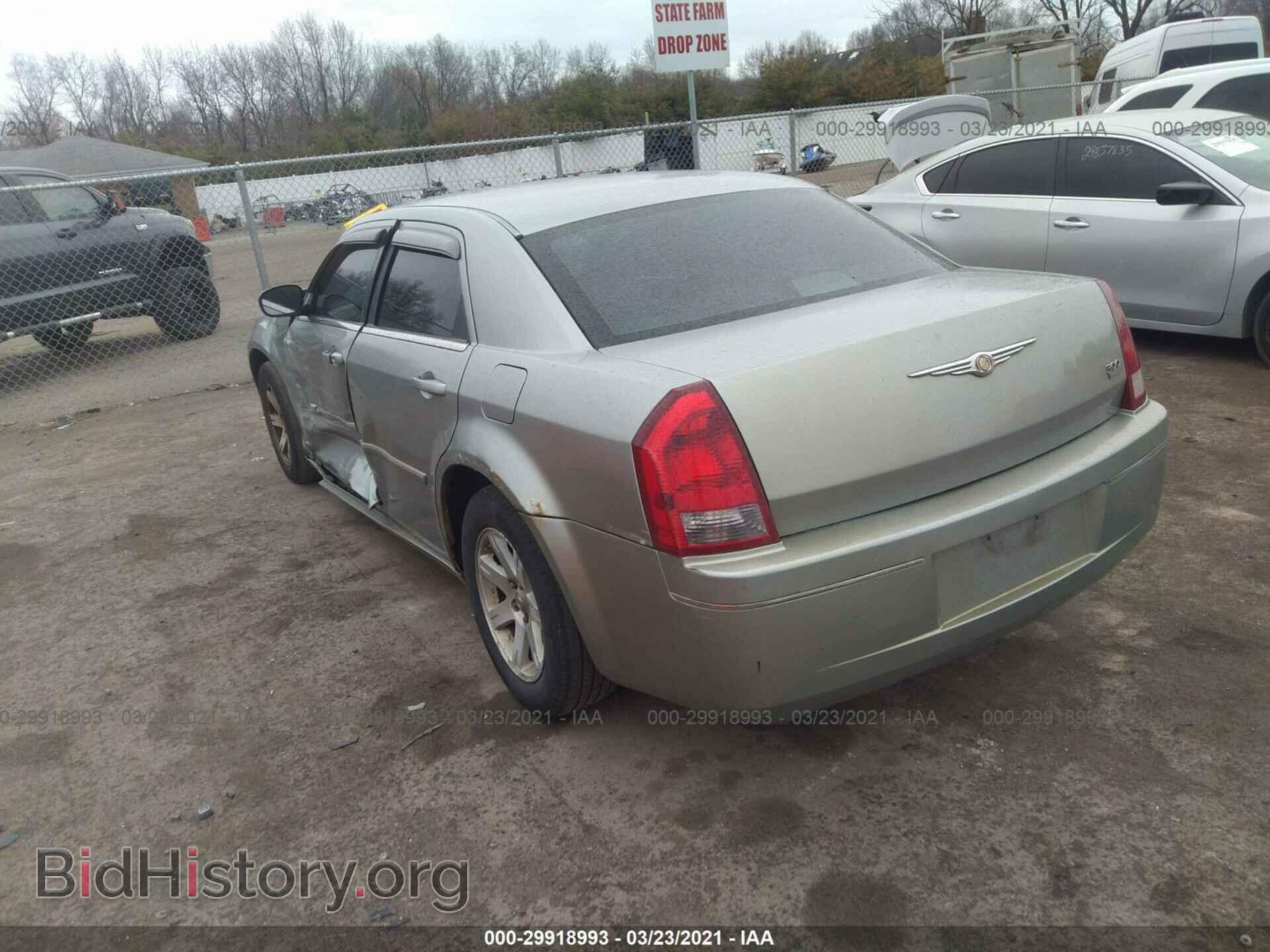 2006 CHRYSLER 300 - VIN: 2C3KA53G46H257277 - Photo 3