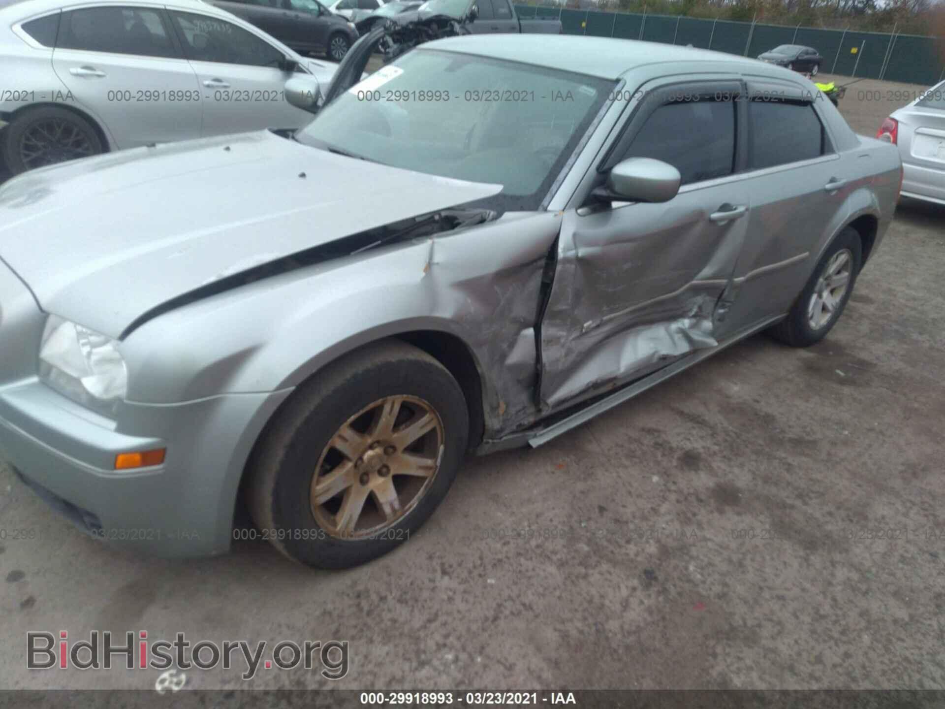 2006 CHRYSLER 300 - VIN: 2C3KA53G46H257277 - Photo 6