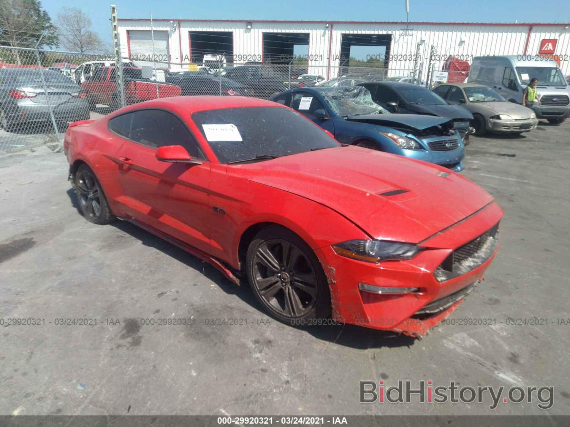 Photo 1FA6P8CF5J5119385 - FORD MUSTANG 2018