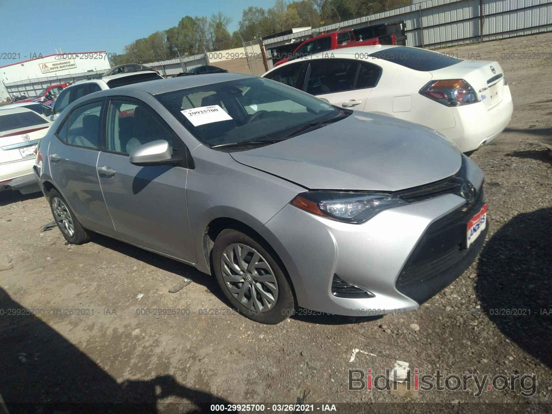 Photo 5YFBURHE6HP615140 - TOYOTA COROLLA 2017