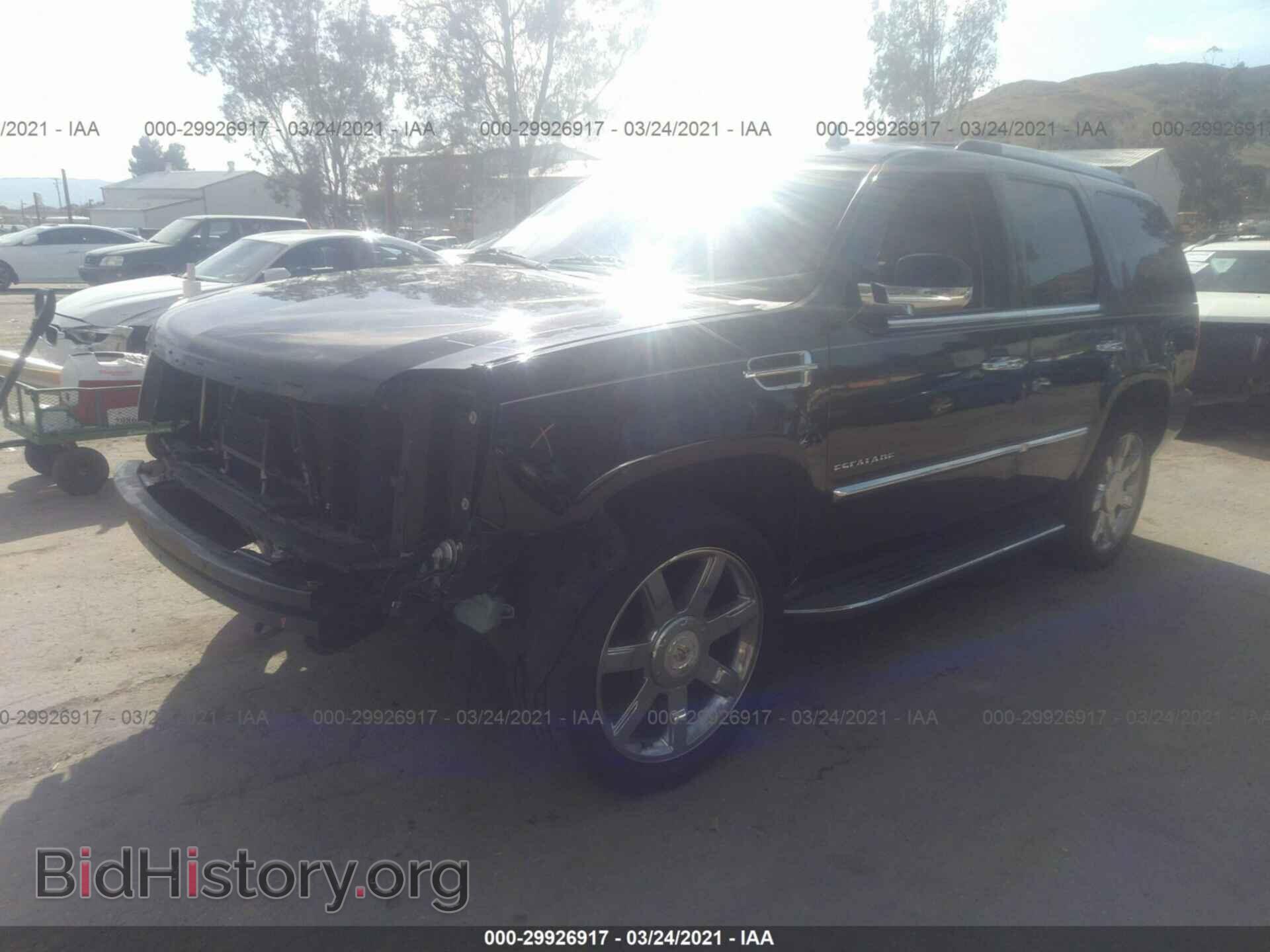 2011 CADILLAC ESCALADE - VIN: 1GYS3AEF6BR397760 - Фото 2