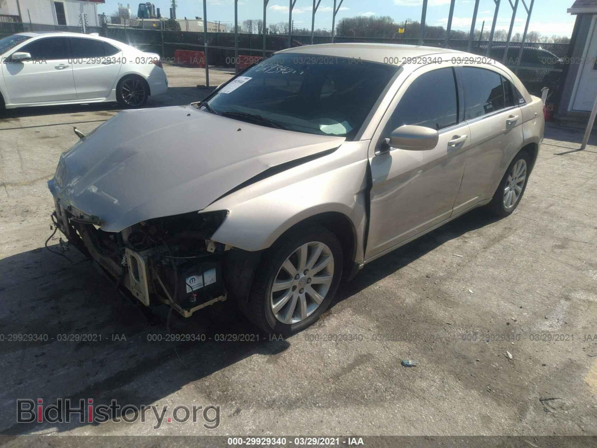 2014 CHRYSLER 200 - VIN: 1C3CCBBG4EN105911 - Фото 2