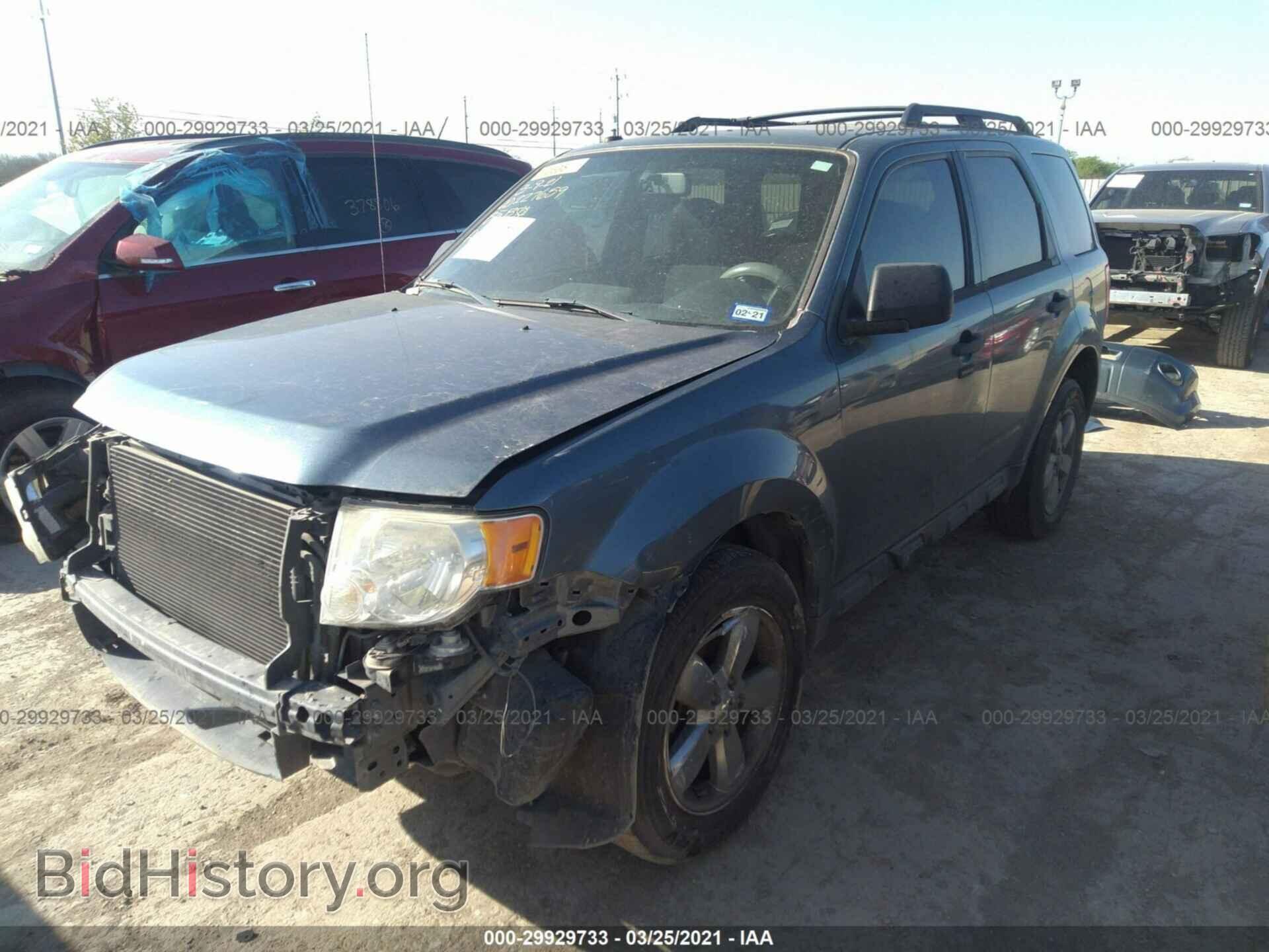2011 FORD ESCAPE - VIN: 1FMCU0D70BKA21524 - Фото 2