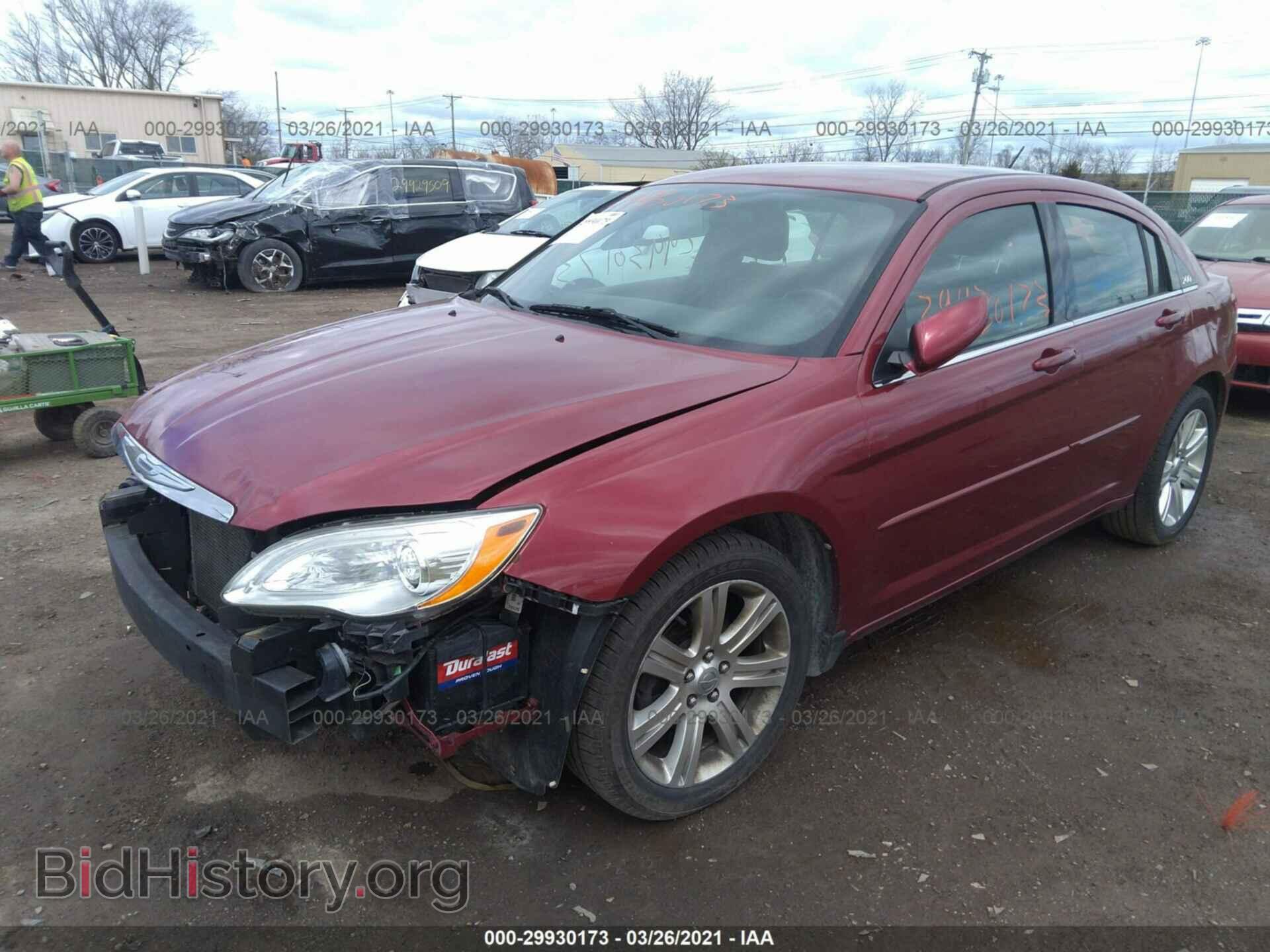 2013 CHRYSLER 200 - VIN: 1C3CCBBB0DN714142 - Фото 2