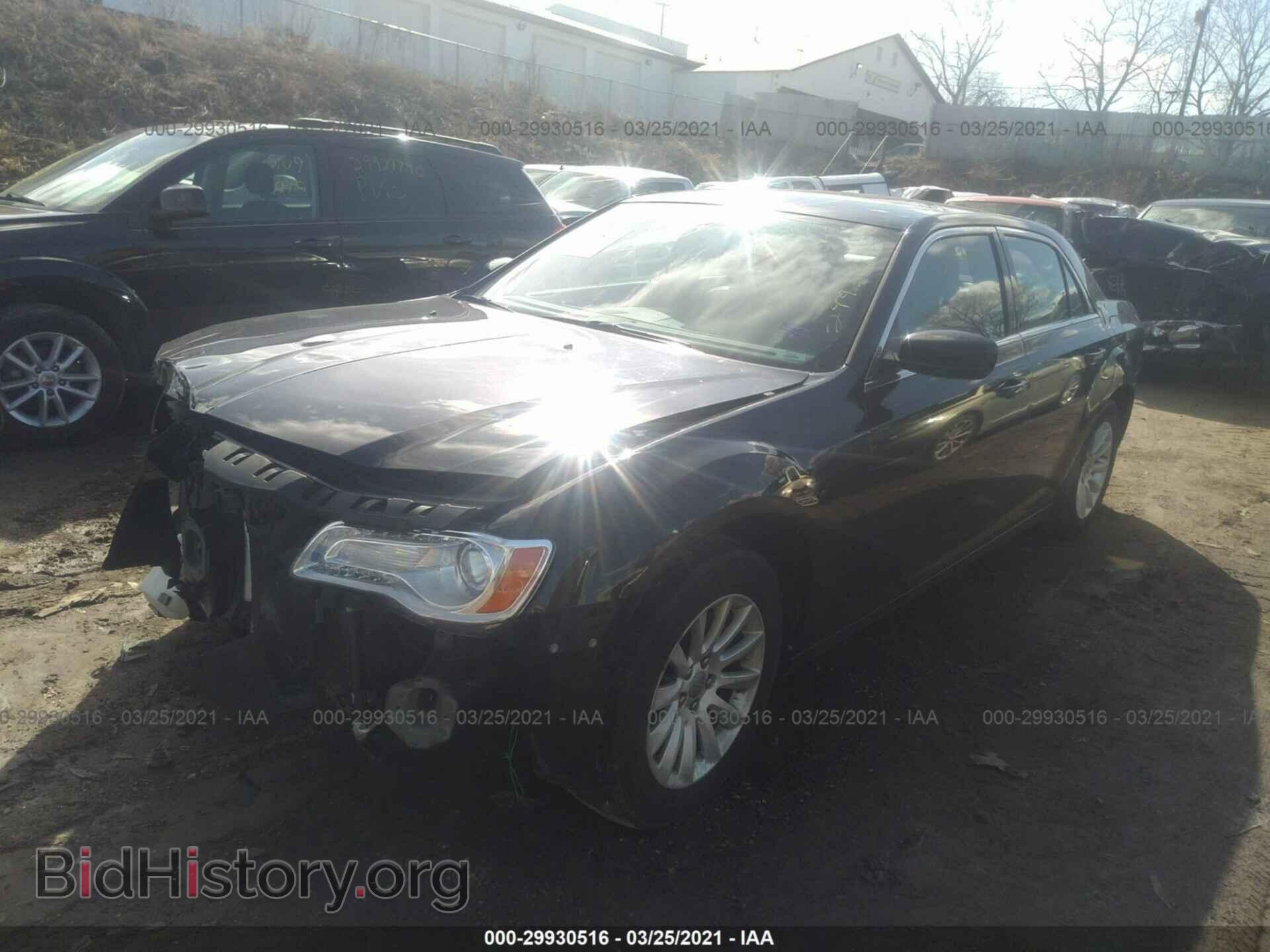 2014 CHRYSLER 300 - VIN: 2C3CCAAG8EH378614 - Фото 2