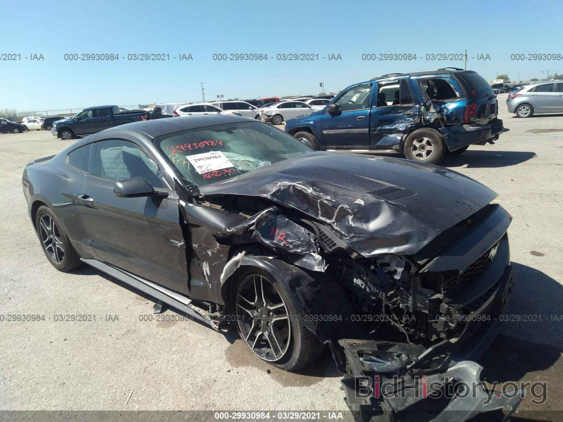 Photo 1FA6P8TH9J5163231 - FORD MUSTANG 2018
