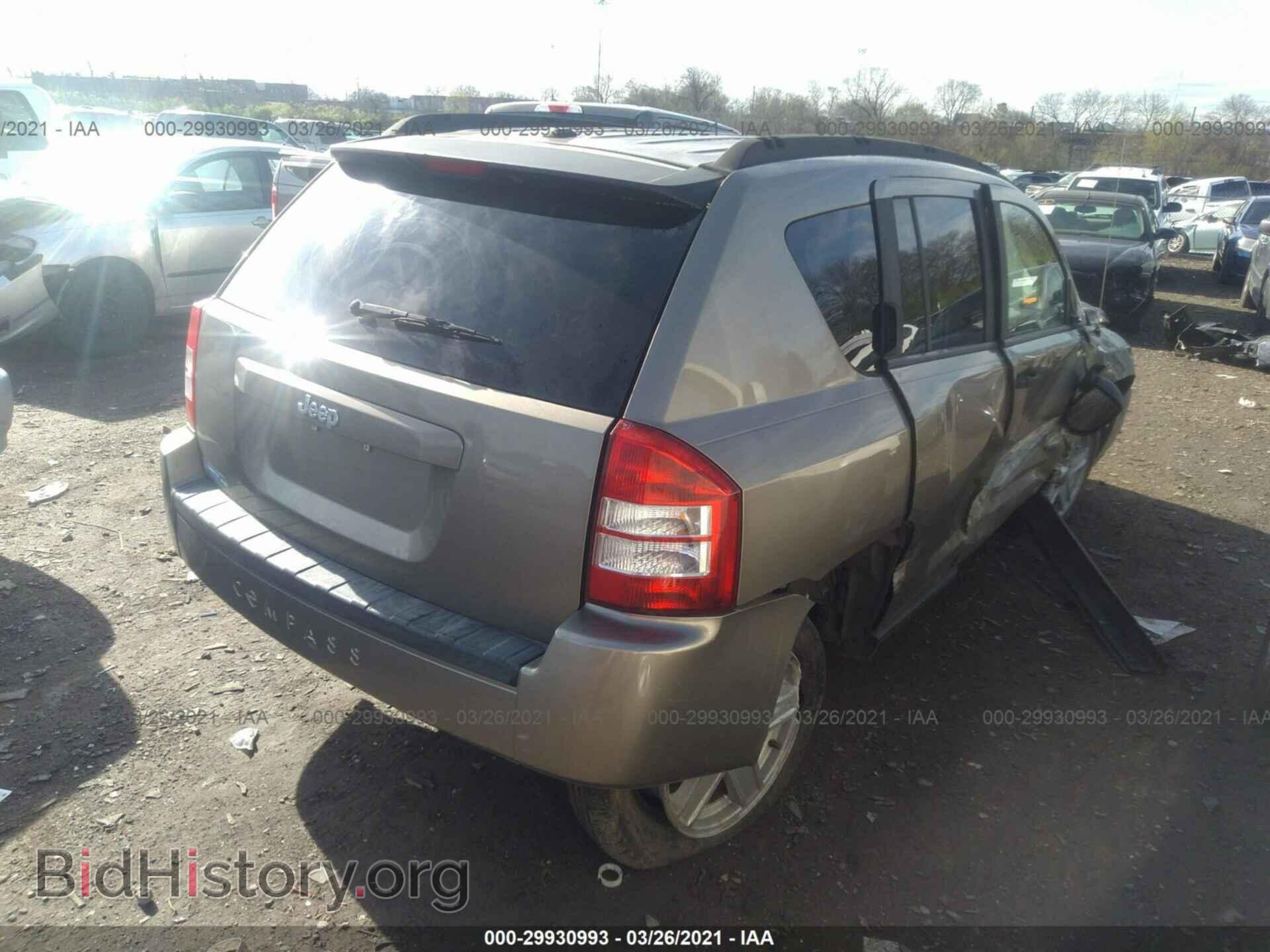 2007 JEEP COMPASS - VIN: 1J8FT47WX7D204335 - Фото 4