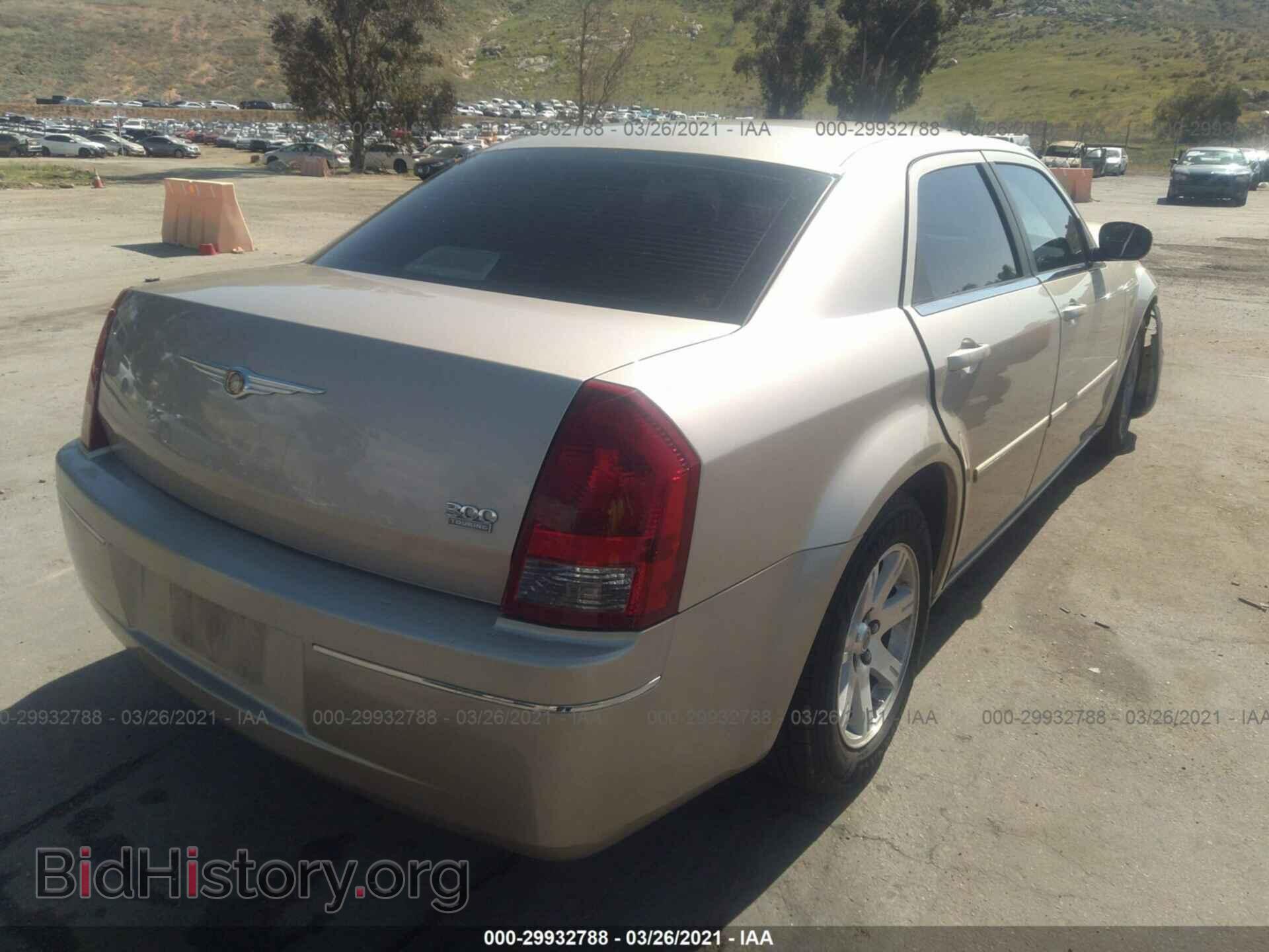 2006 CHRYSLER 300 - VIN: 2C3KA53G16H352864 - Фото 4